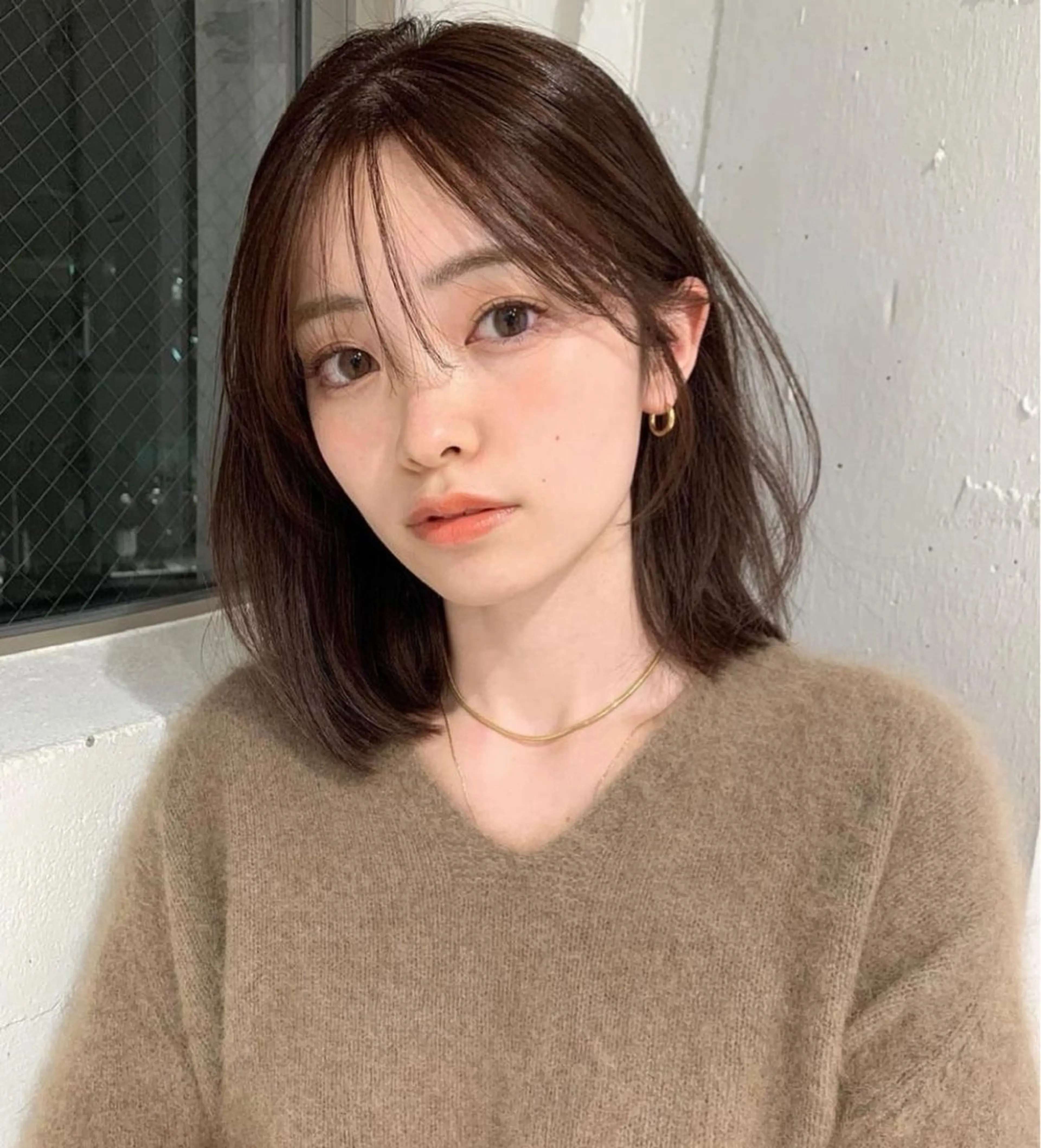 ミディアム 学生 韓国風ヘア おくれ毛 小顔カット 早藤 芙麗有のヘアスタイル