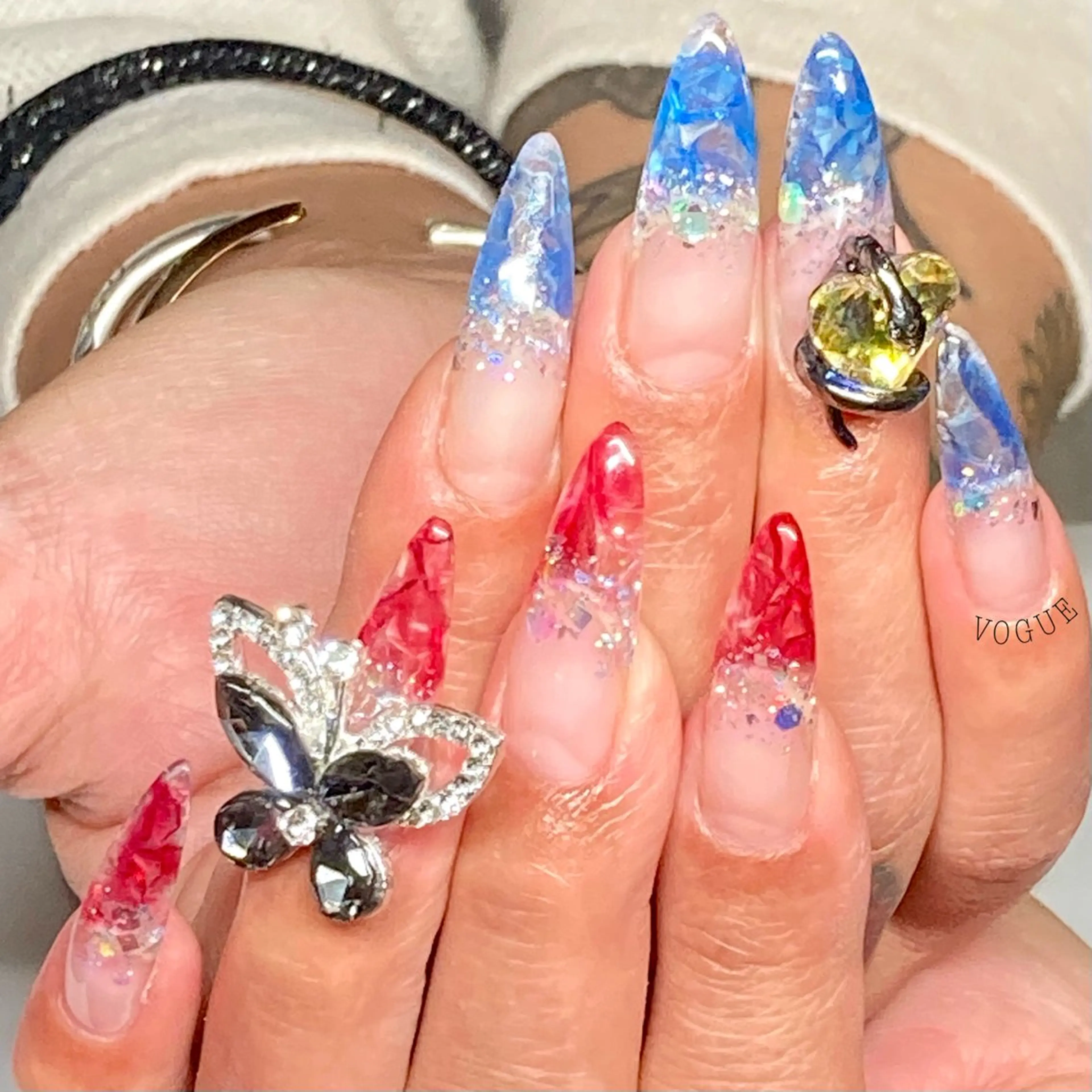 ネイル ハンドネイル VOGUE ×SWANのネイルデザイン