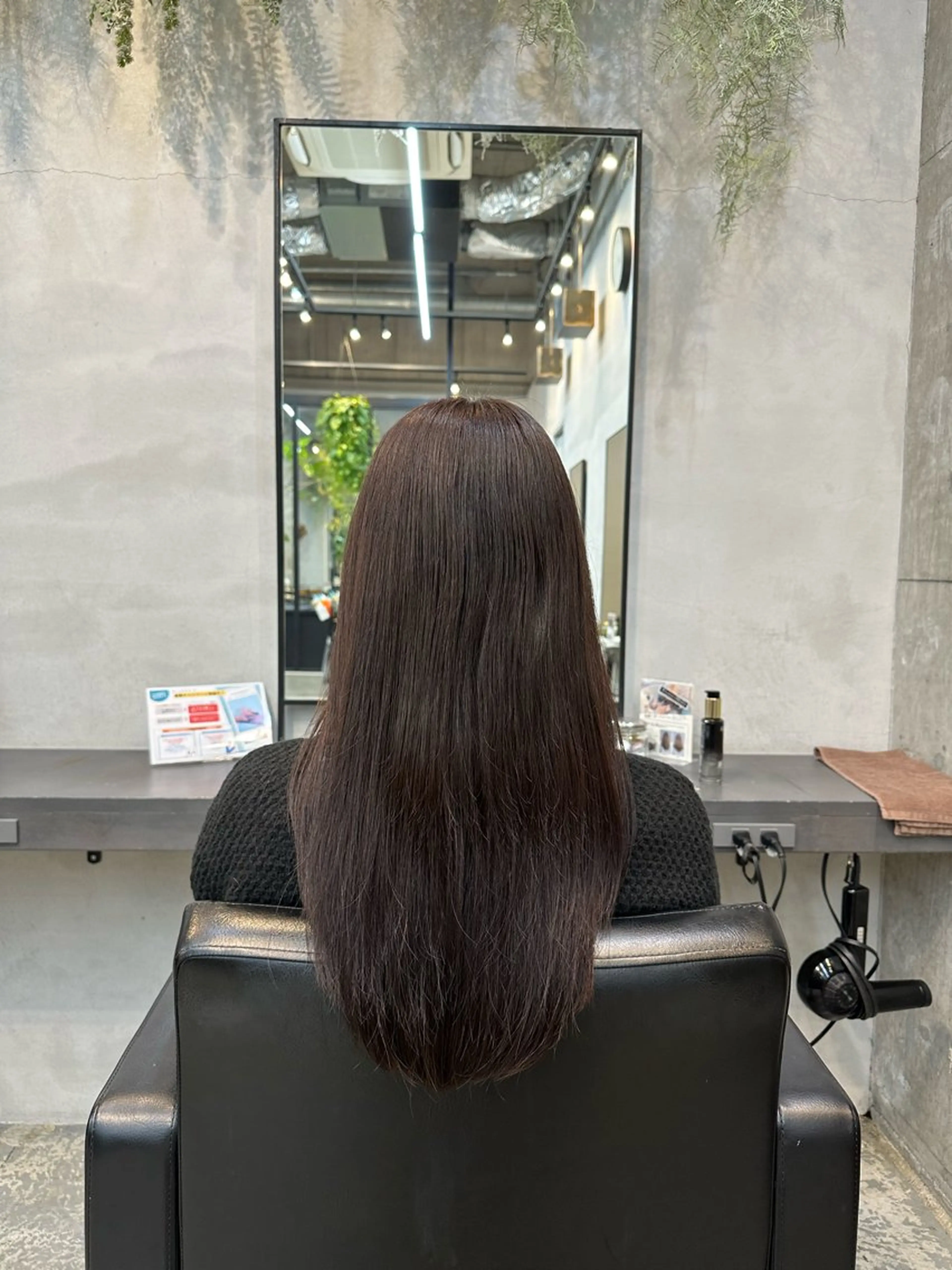 カラー ブリーチ グレージュ ブリーチなしカラー パープルグレージュ 川口開世 short cutのヘアスタイル