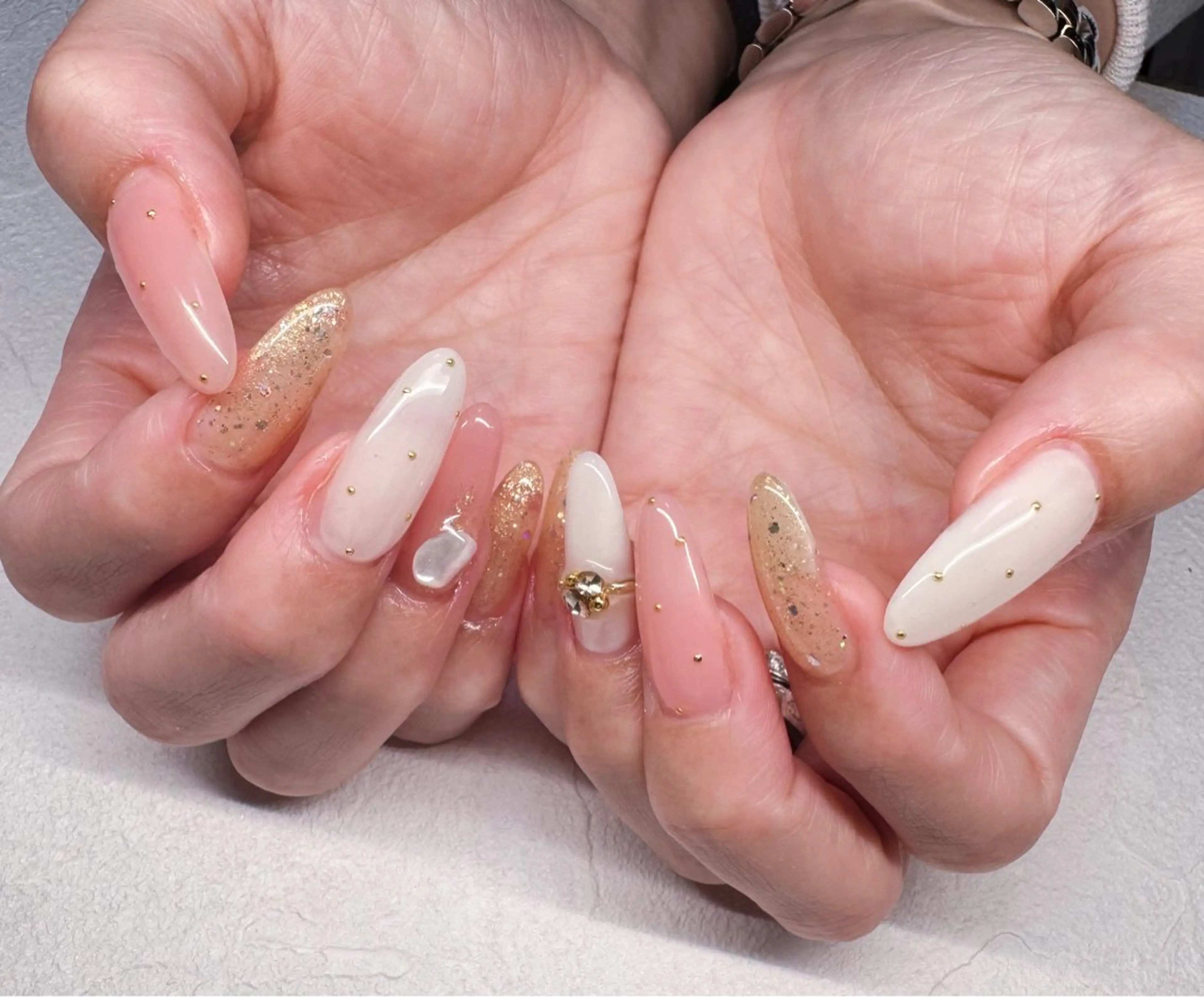 ネイル ハンドネイル R inのネイルデザイン