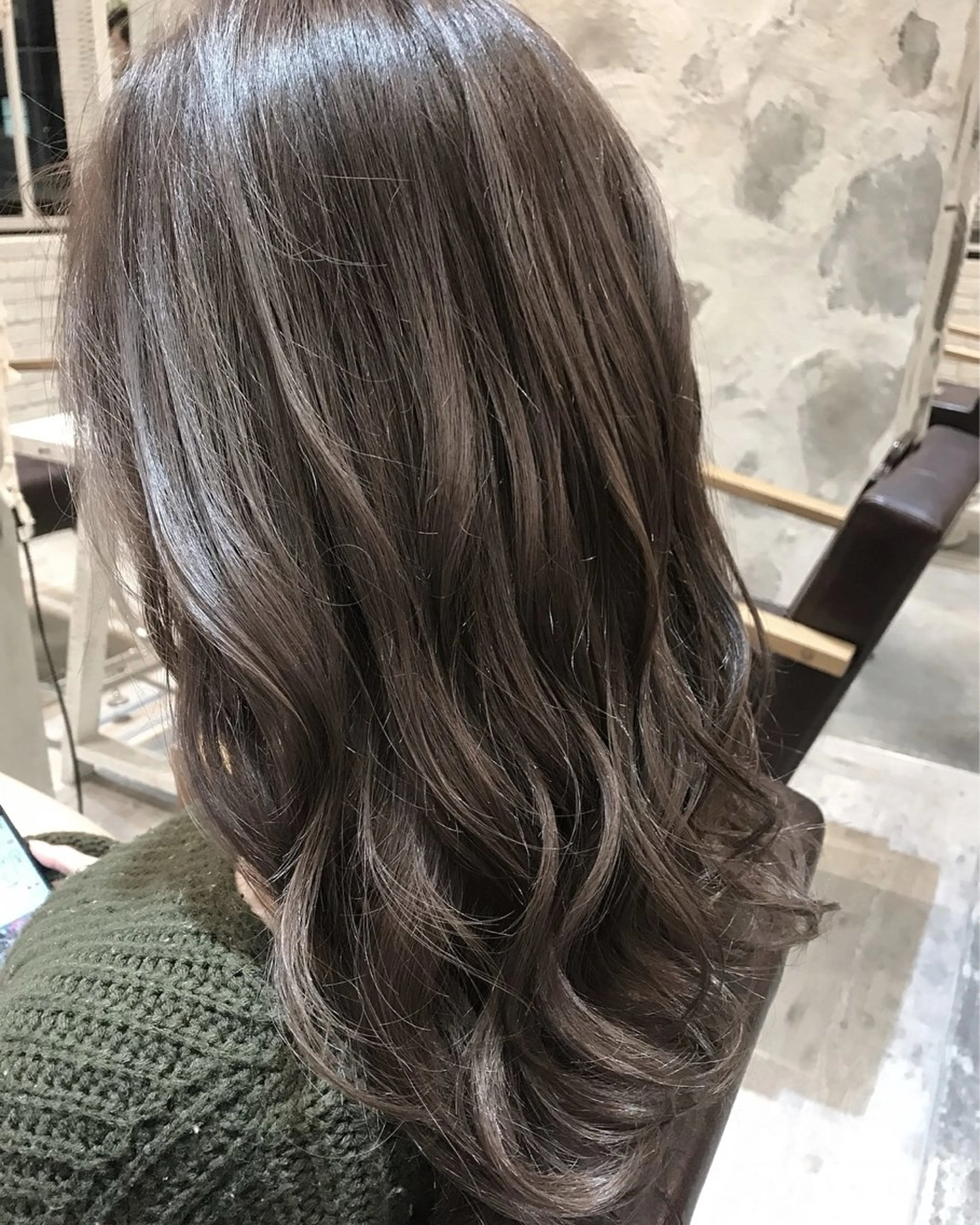 セミロング カラー 塚本 昂のヘアスタイル