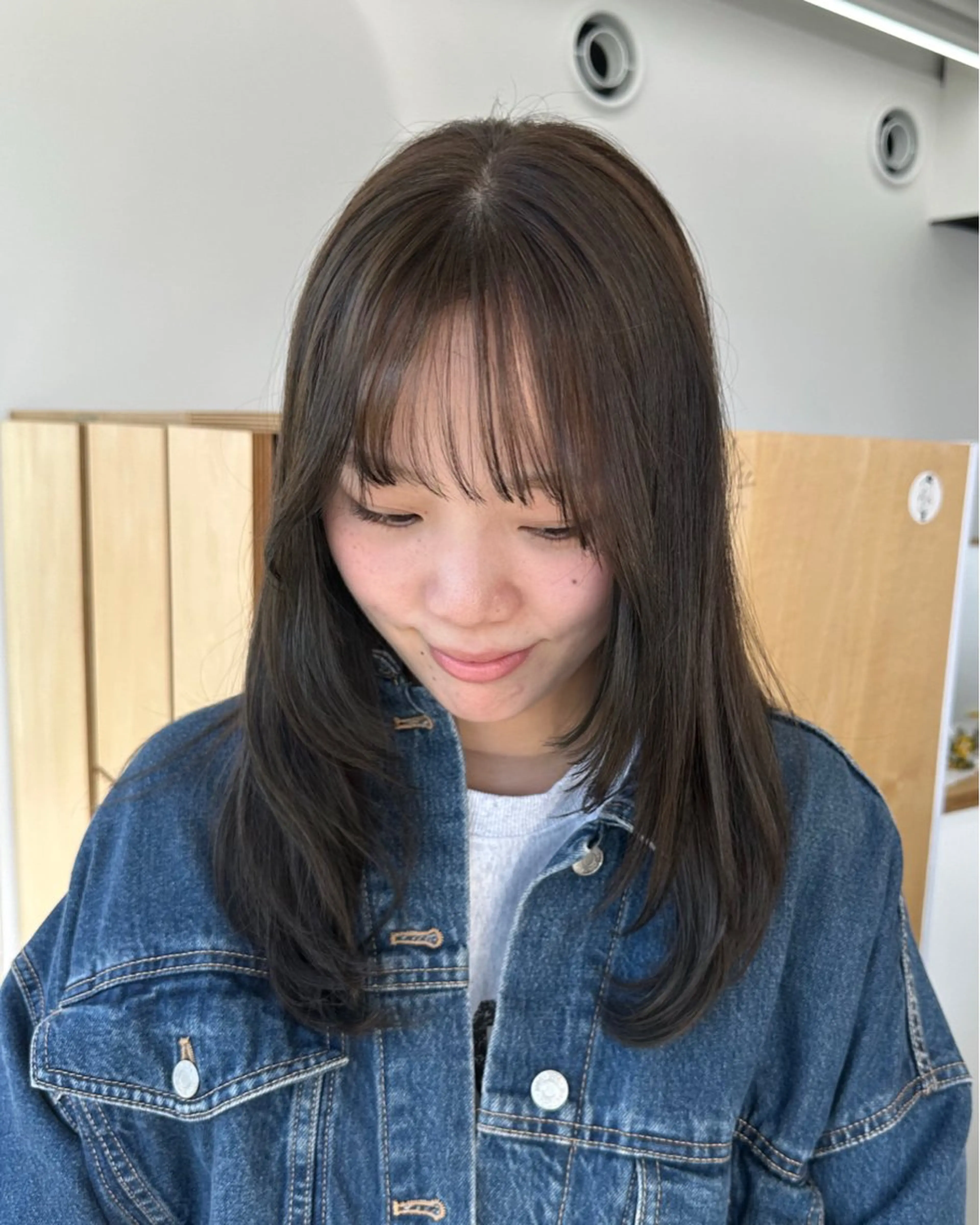 セミロング レイヤーカット risa | 透明感 カラー|レイヤーのヘアスタイル