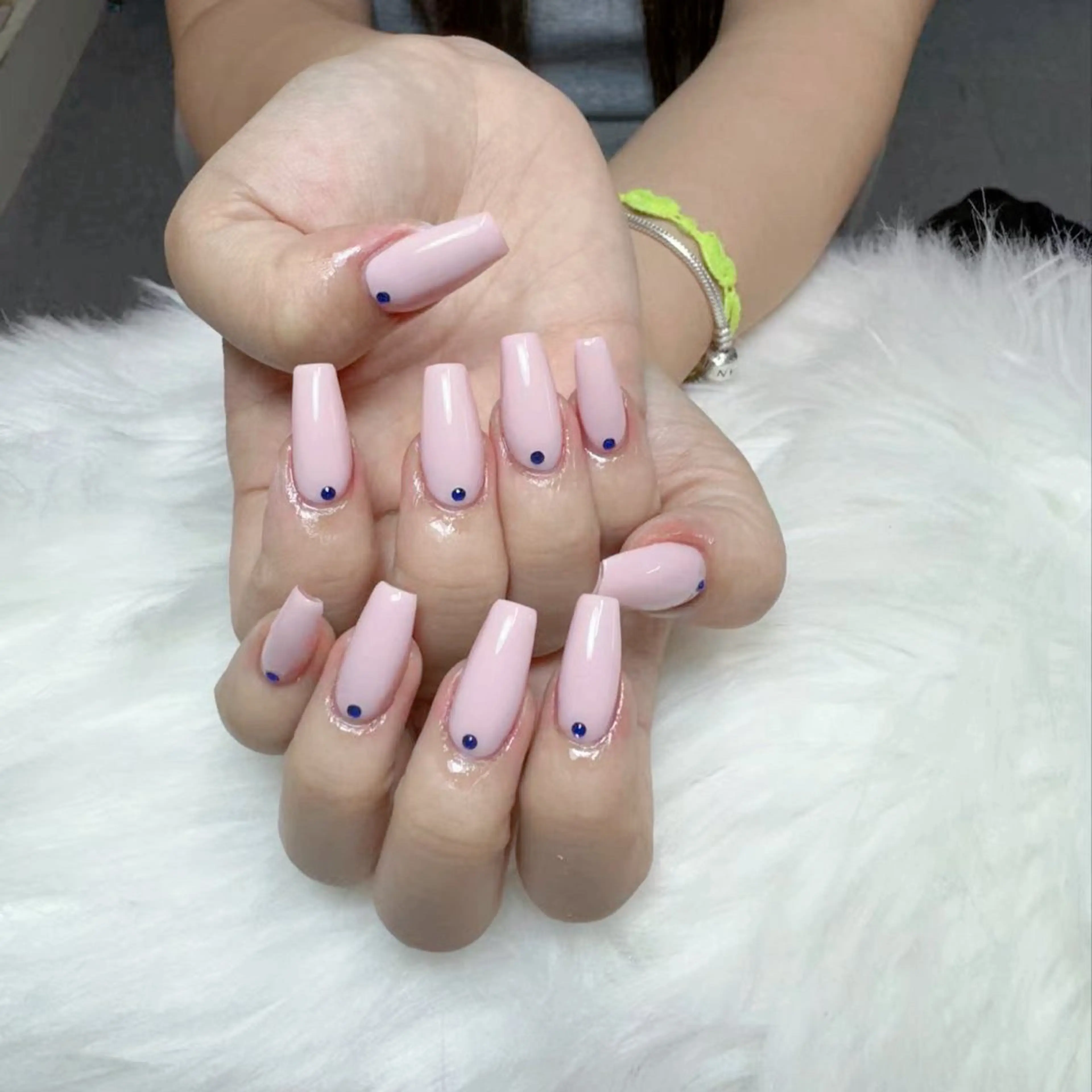 ネイル ハンドネイル 🎀nana🫧 ワンホンネイル🎀のネイルデザイン