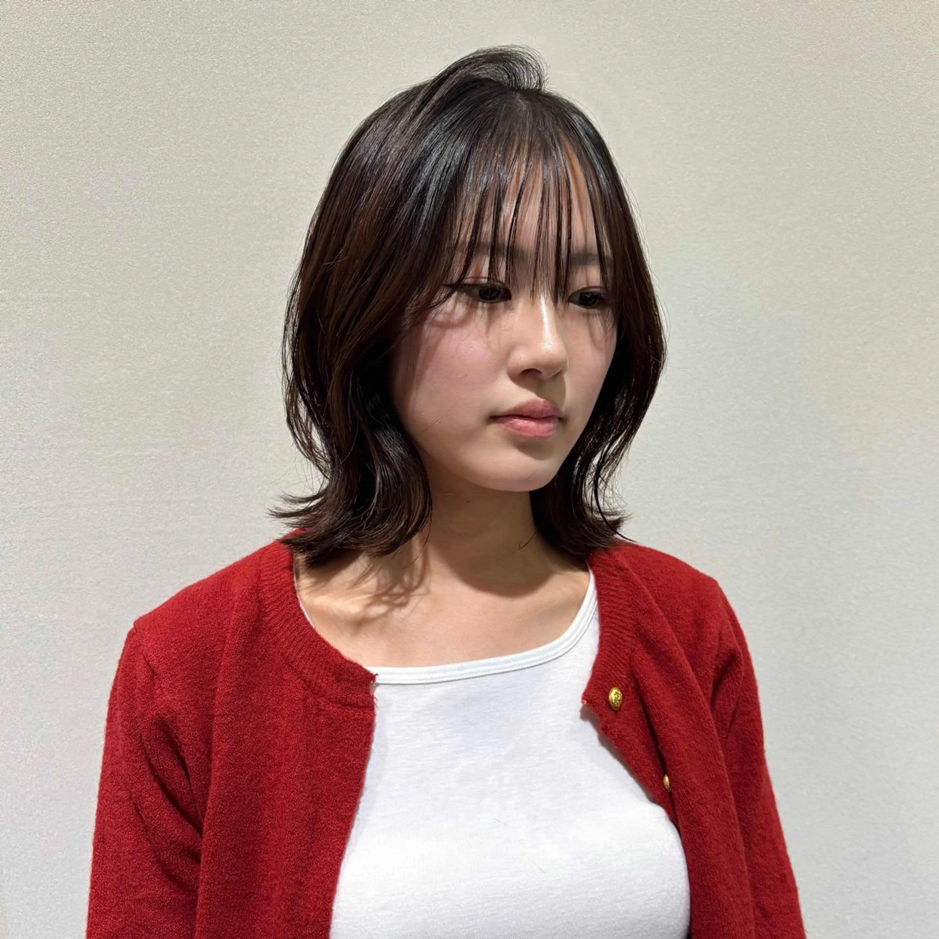 ミディアム 韓国風ヘア レイヤーカット グレージュ🐰透明感 カラー🫧akihoのヘアスタイル