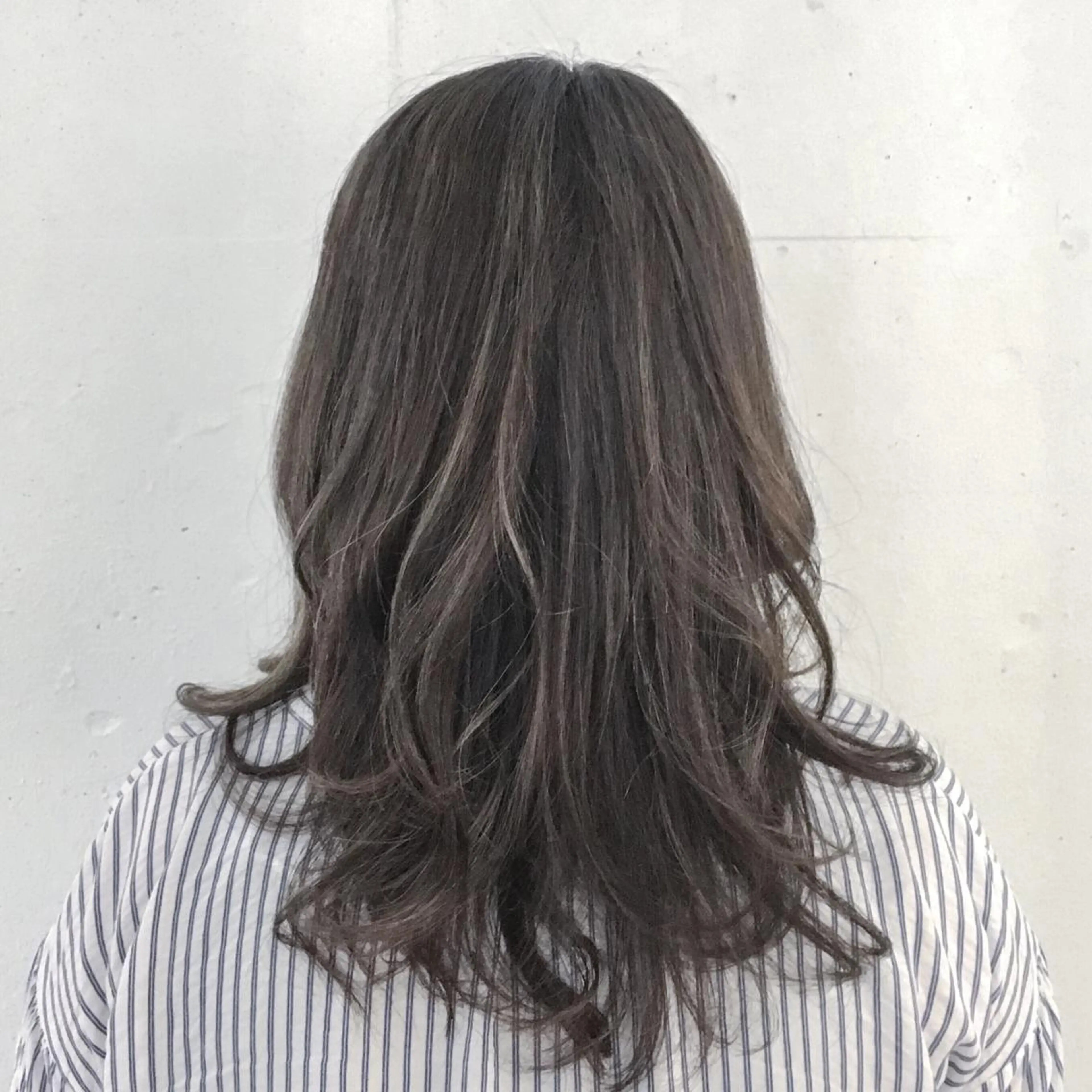 セミロング カラー ヘアカラー トミタ アツシのヘアスタイル