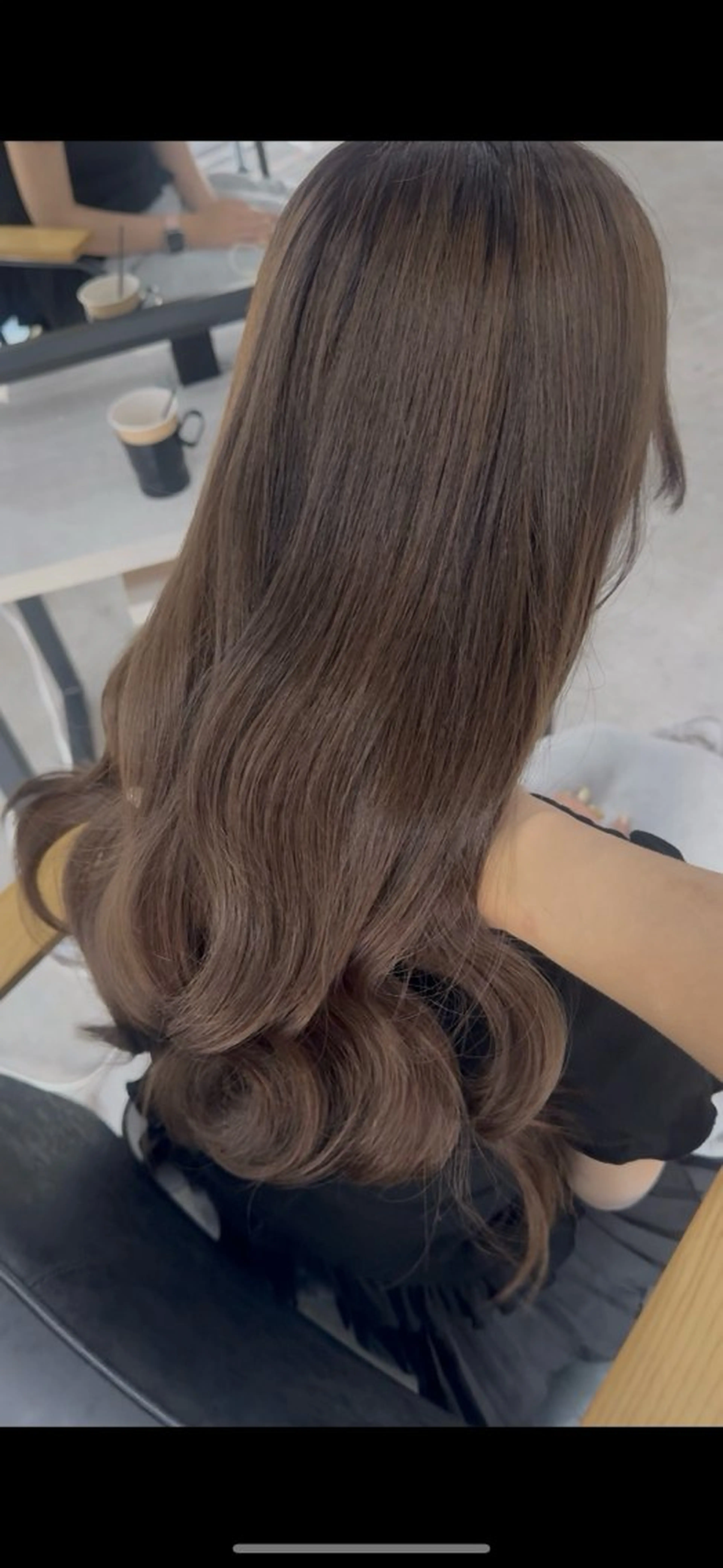 ロング カラー アッシュ アッシュブラウン ベージュカラー 黒髪 ブリーチ ヘアカラー トリートメント 赤み無し柔らかカラー 【梅田】madokaのヘアスタイル