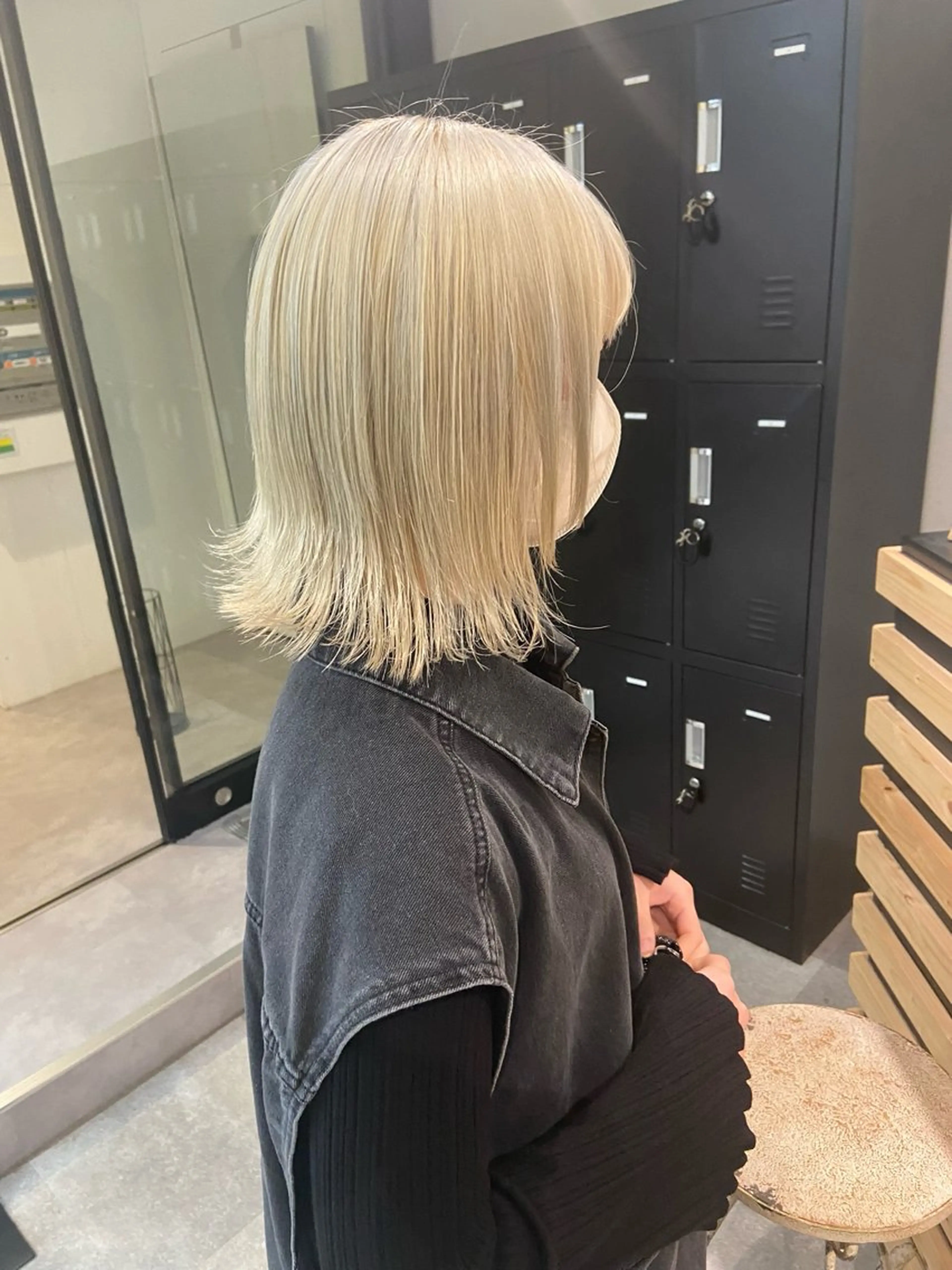 ミディアム カラー ブロンド ヘアカラー トリートメント ウルフカット レイヤーカット上柿のヘアスタイル