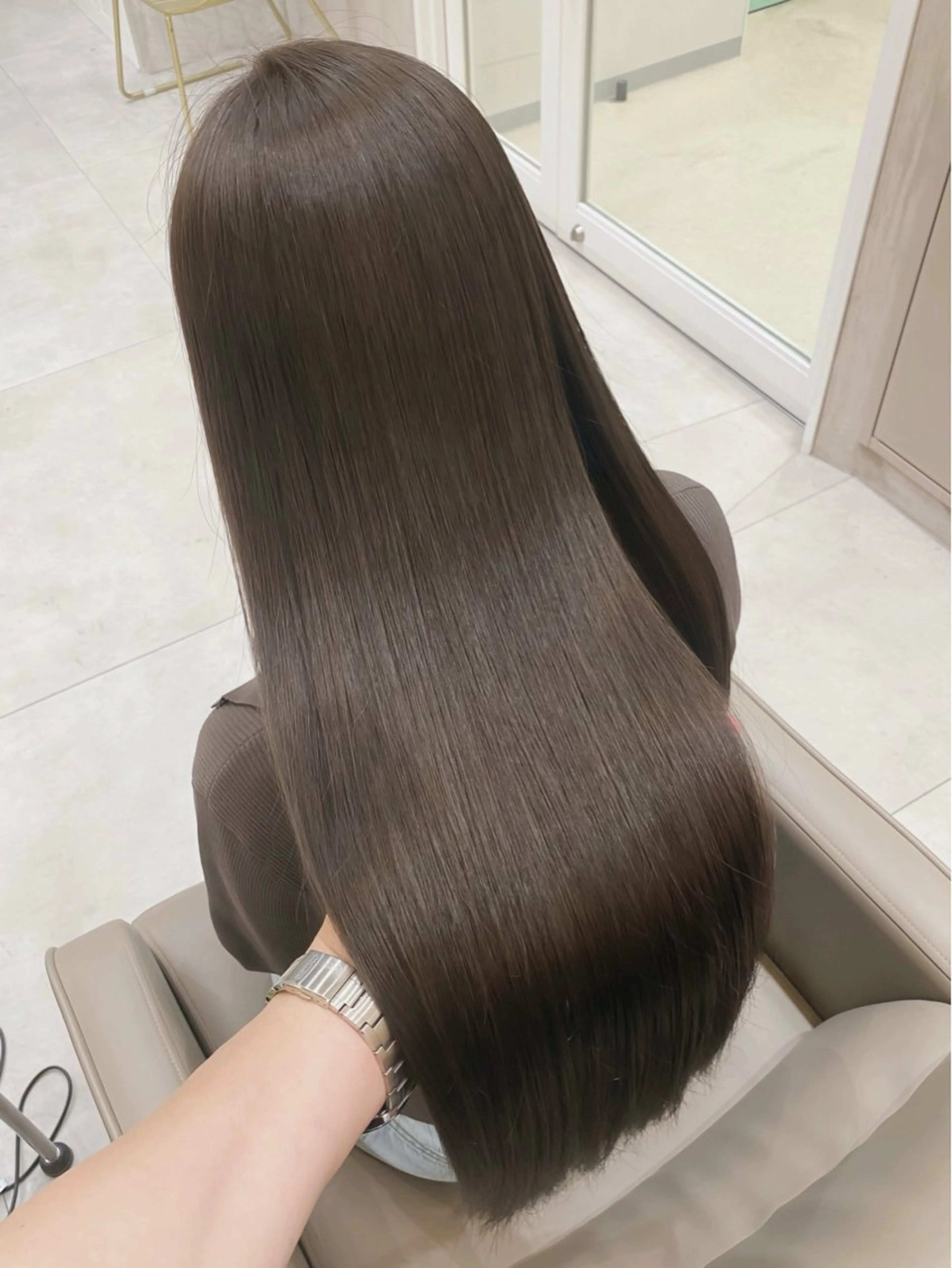 ロング カラー ヘアアレンジ ベージュカラー ブリーチ ブラウンカラー 透明感カラー ダブルカラー 赤み消し🫧韓国ヘア 🫧藤岡誠也のヘアスタイル