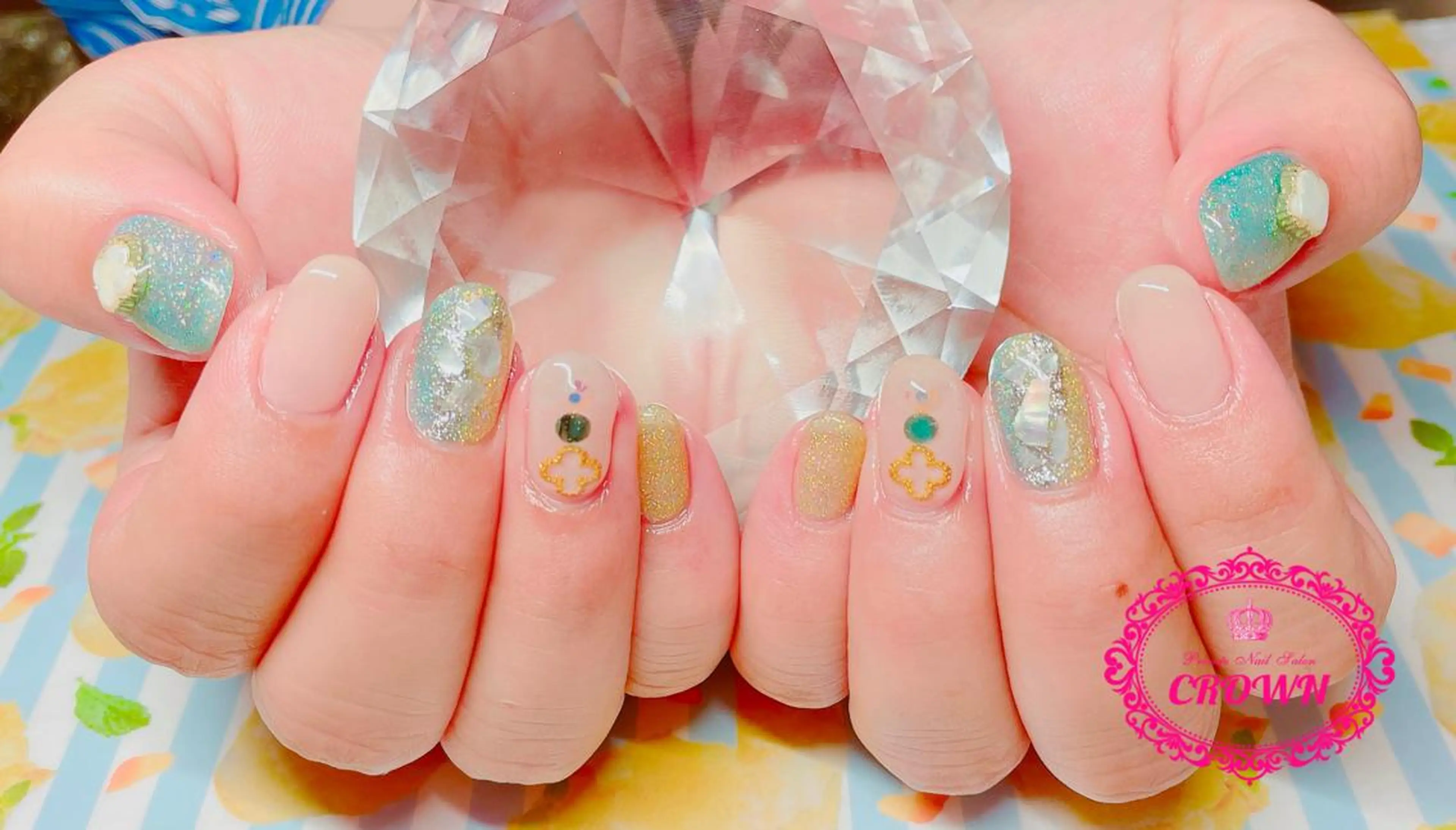 ネイル ハンドネイル CROWN プライベートサロンのネイルデザイン