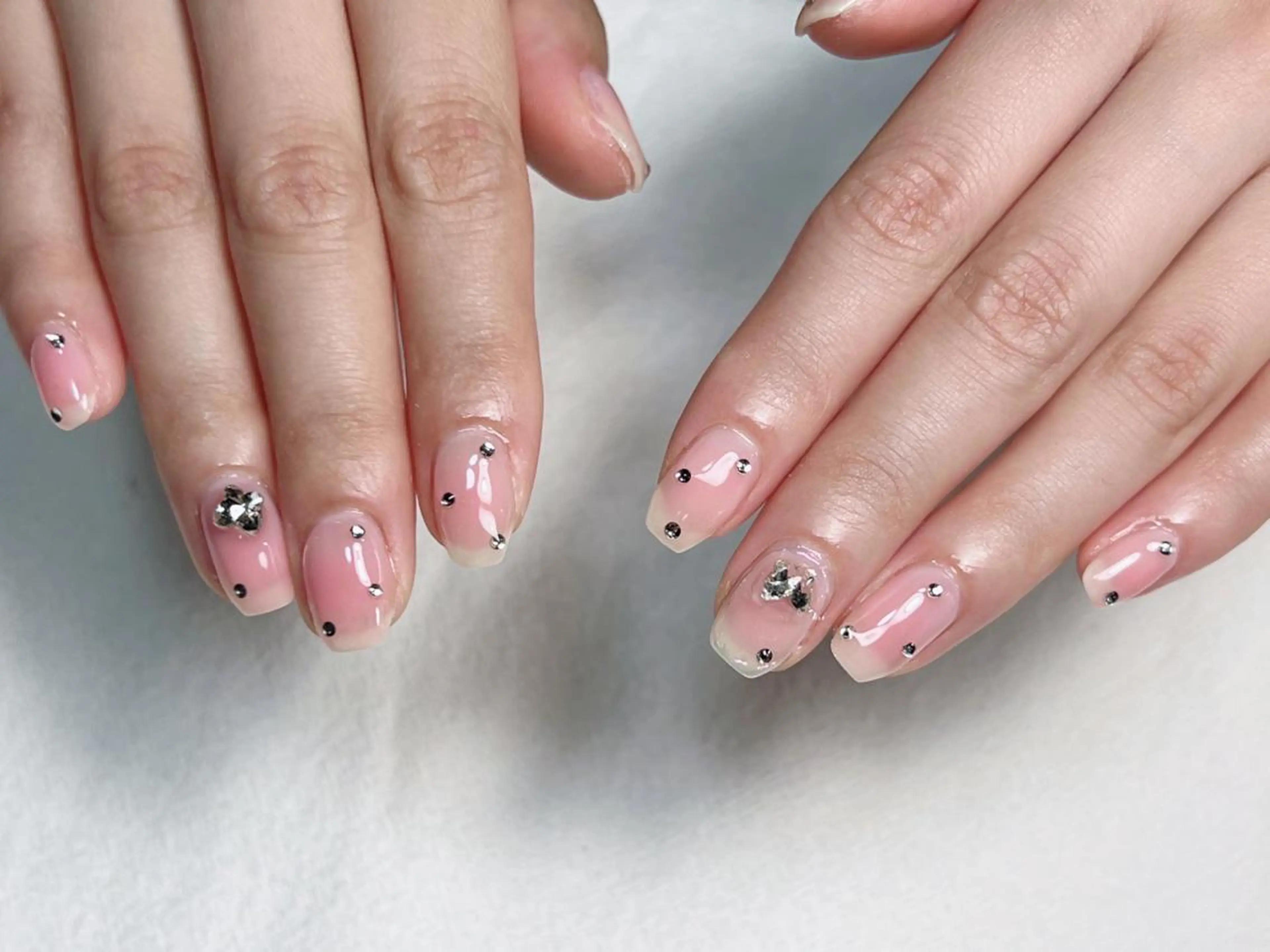 ネイル シンプルネイル ハンドネイル lucky nail 歌舞伎町のネイルデザイン