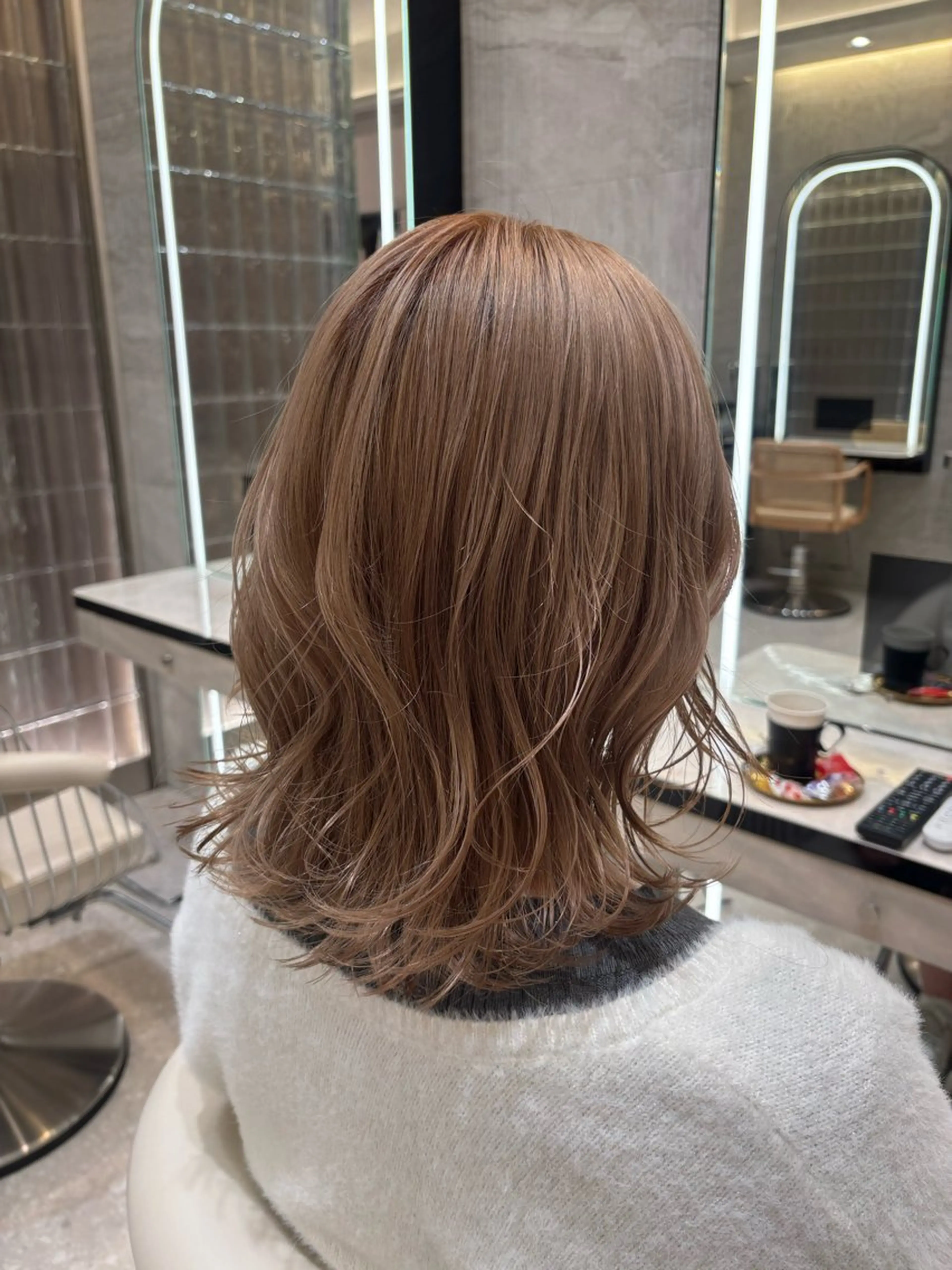 セミロング カラー ベージュカラー ブリーチ ホワイトベージュ ハイトーン/暖色 カラー/maoのヘアスタイル