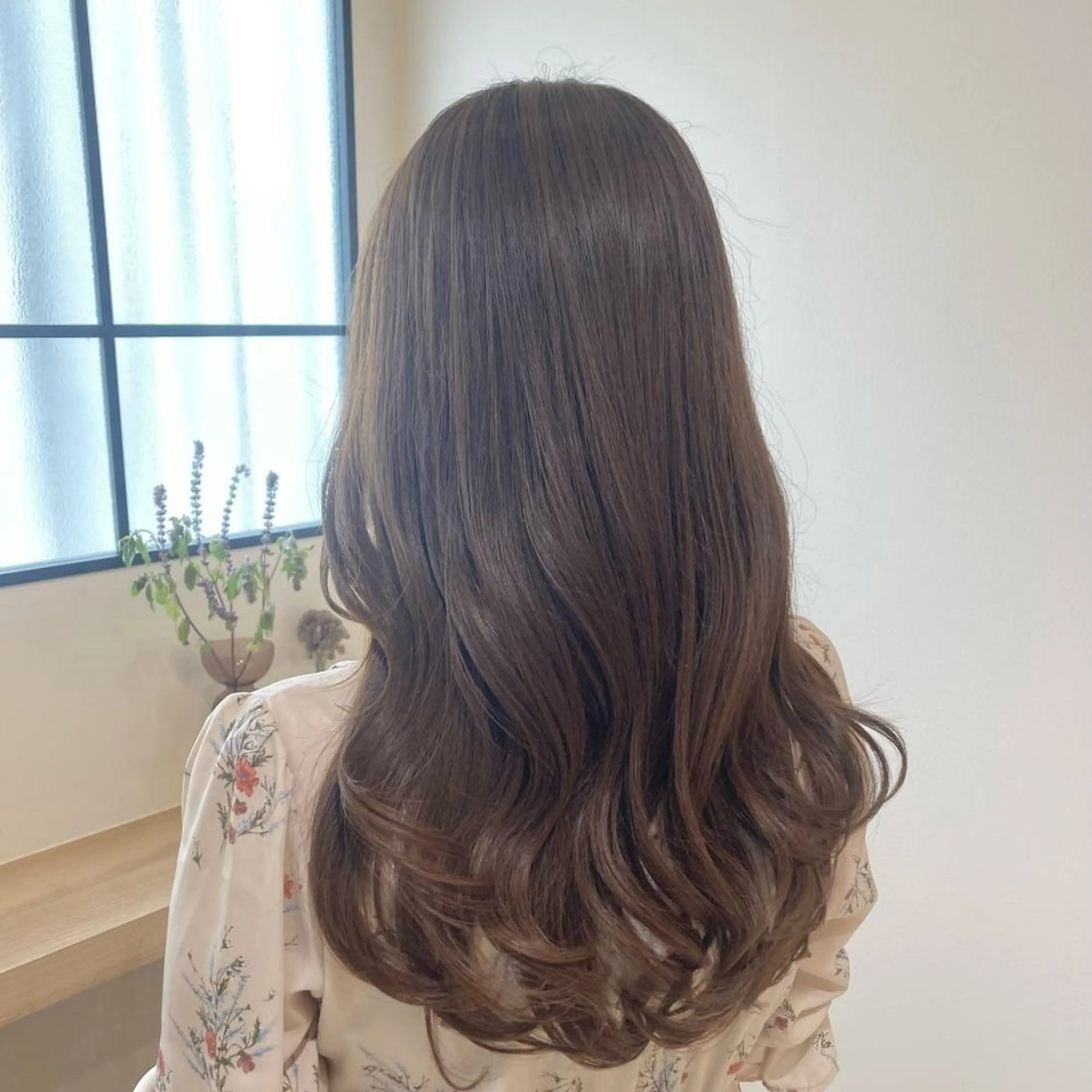 ロング カラー ベージュカラー 🫧ベージュカラー 🫧吉田奈央のヘアスタイル
