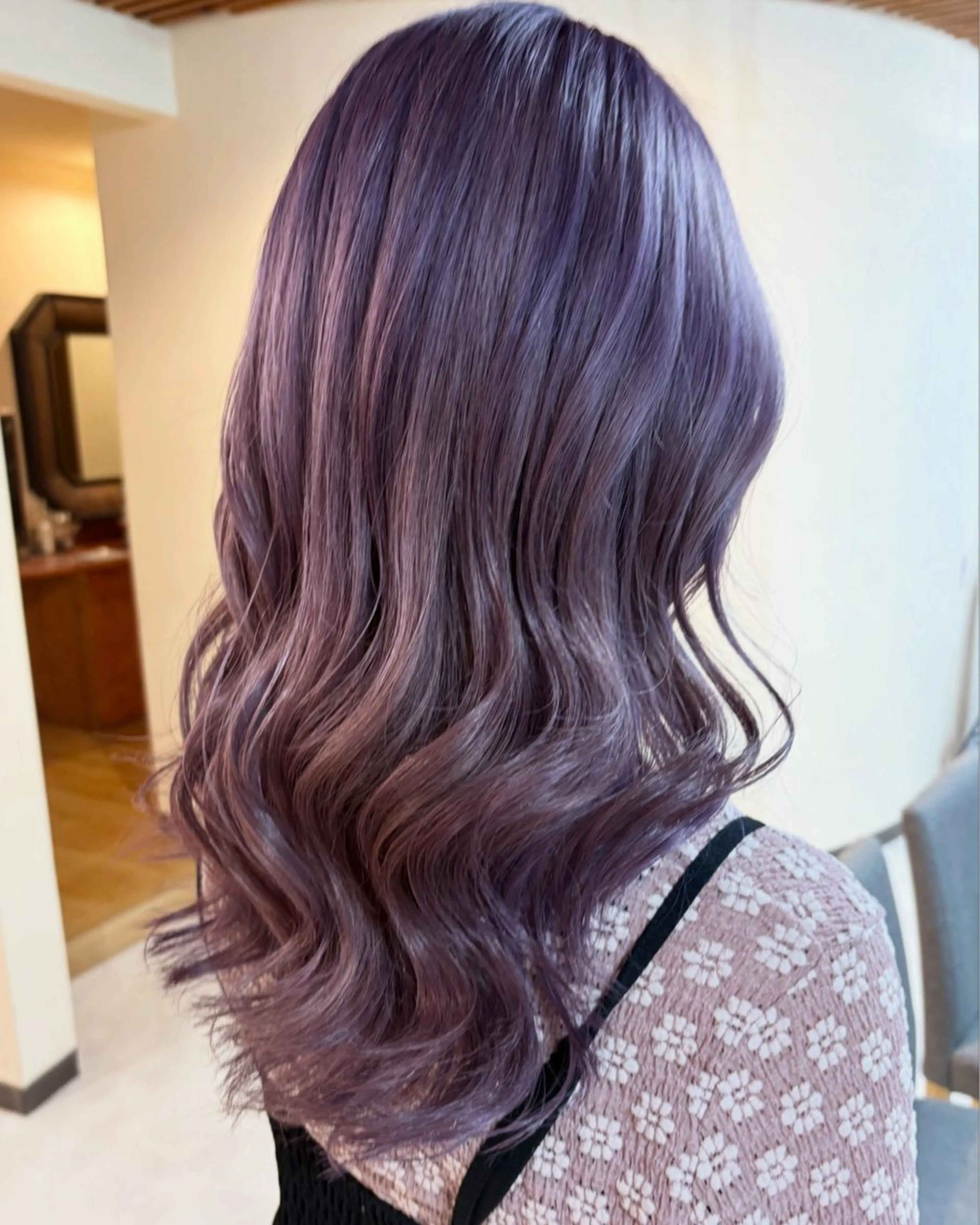 セミロング パープルカラー 宮本 いぶきのヘアスタイル