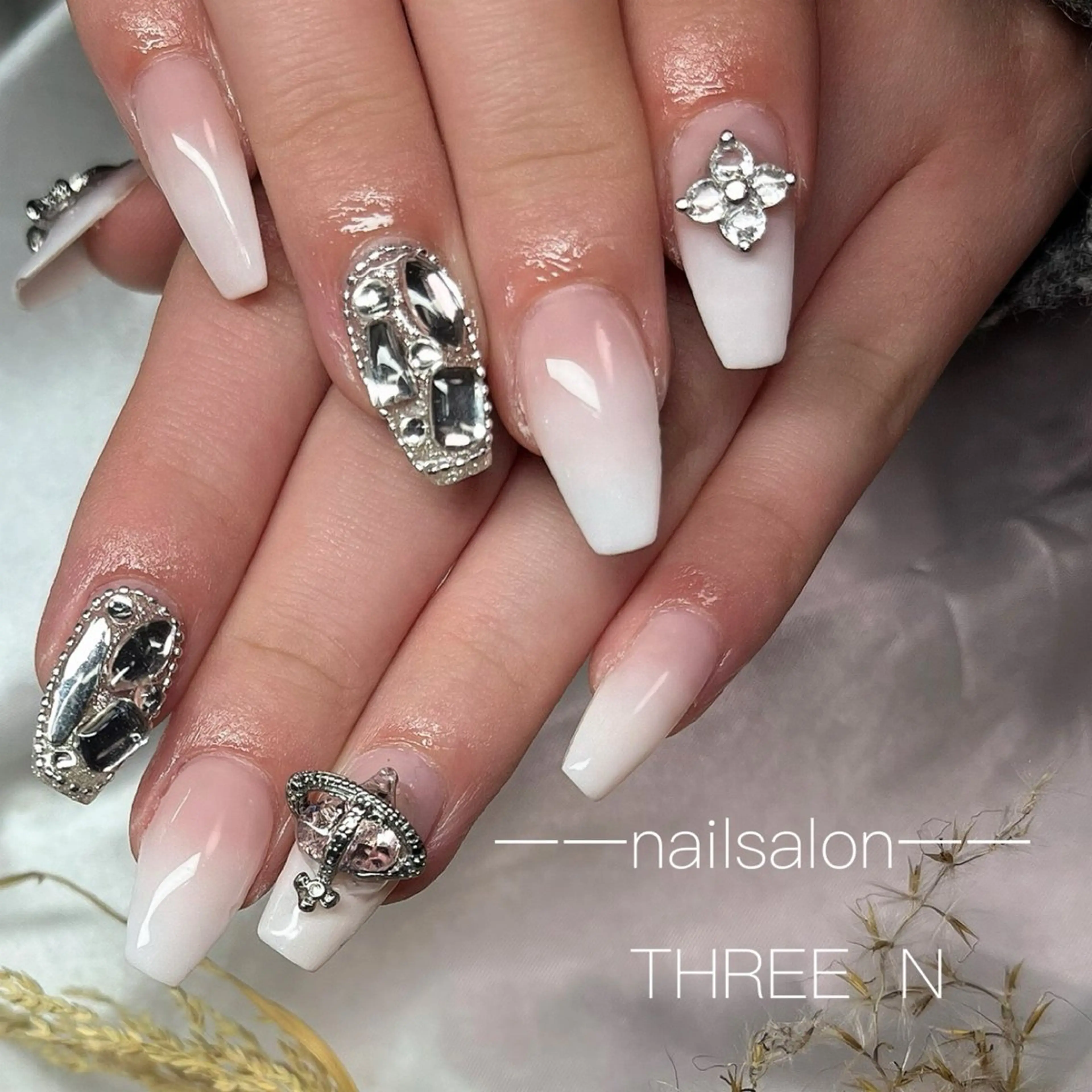 ネイル Nail Salon THREE  Nのネイルデザイン