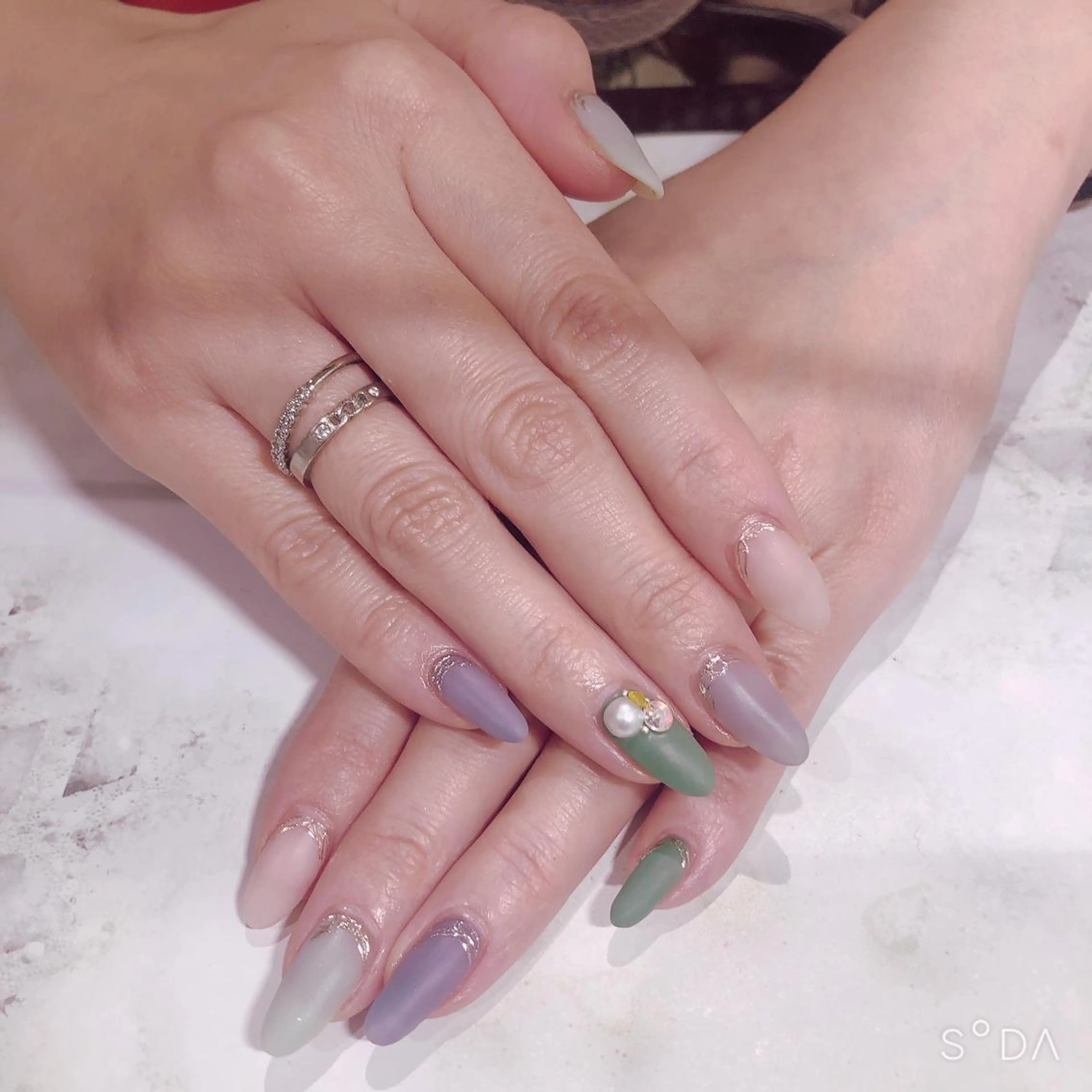 ネイル ニュアンスネイル ハンドネイル 吉野✨ ネイルデザイナー✨のネイルデザイン