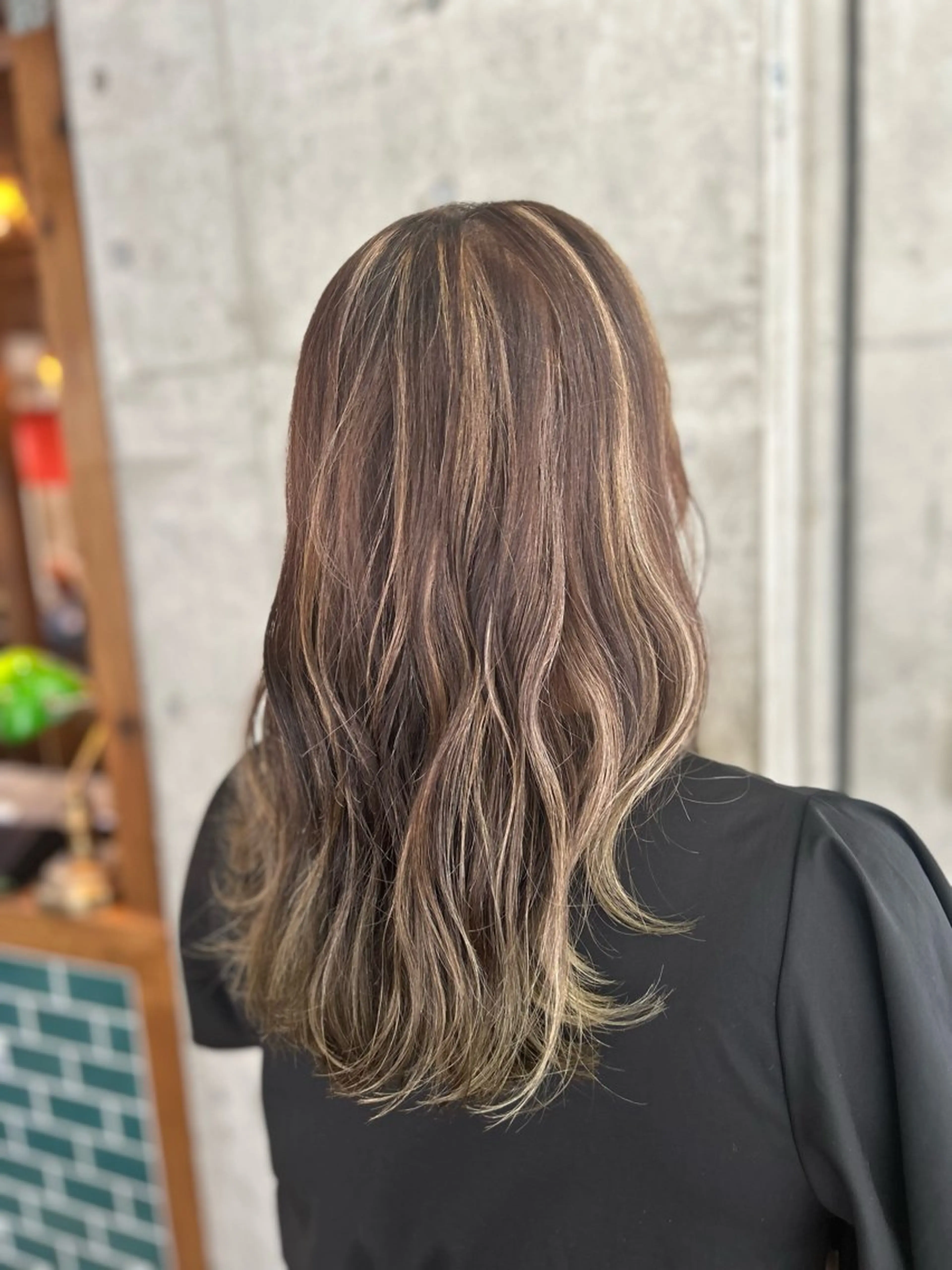 ロング カラー ヘアカラー トリートメント 🎨デザイン🥇 美髪・艶髪 日暮千敬のヘアスタイル