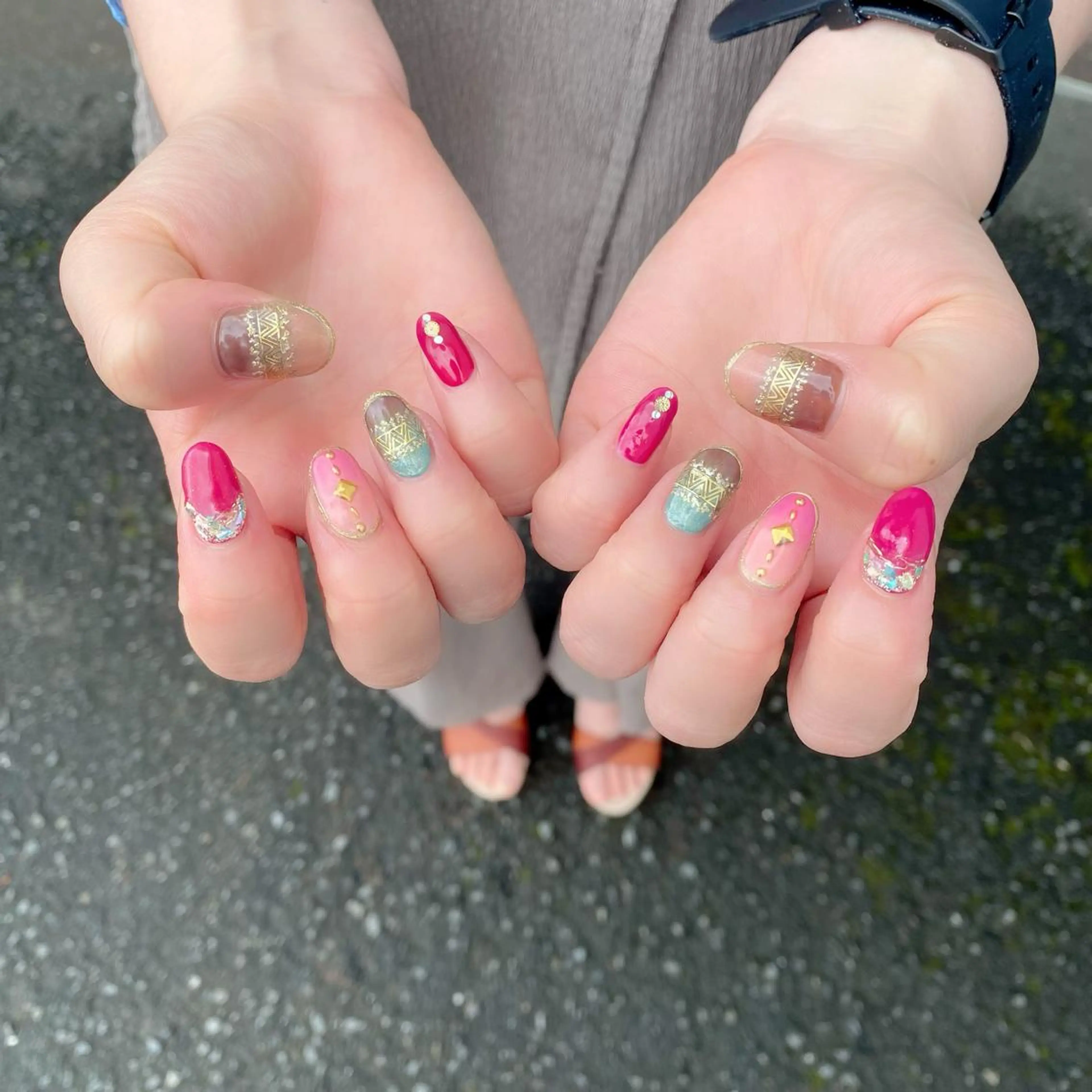 ミディアム パーマ ヘアアレンジ メンズ キッズ ネイル マツエク・マツパ アイブロウ 眉カラー ハンドネイル Salon Kのネイルデザイン