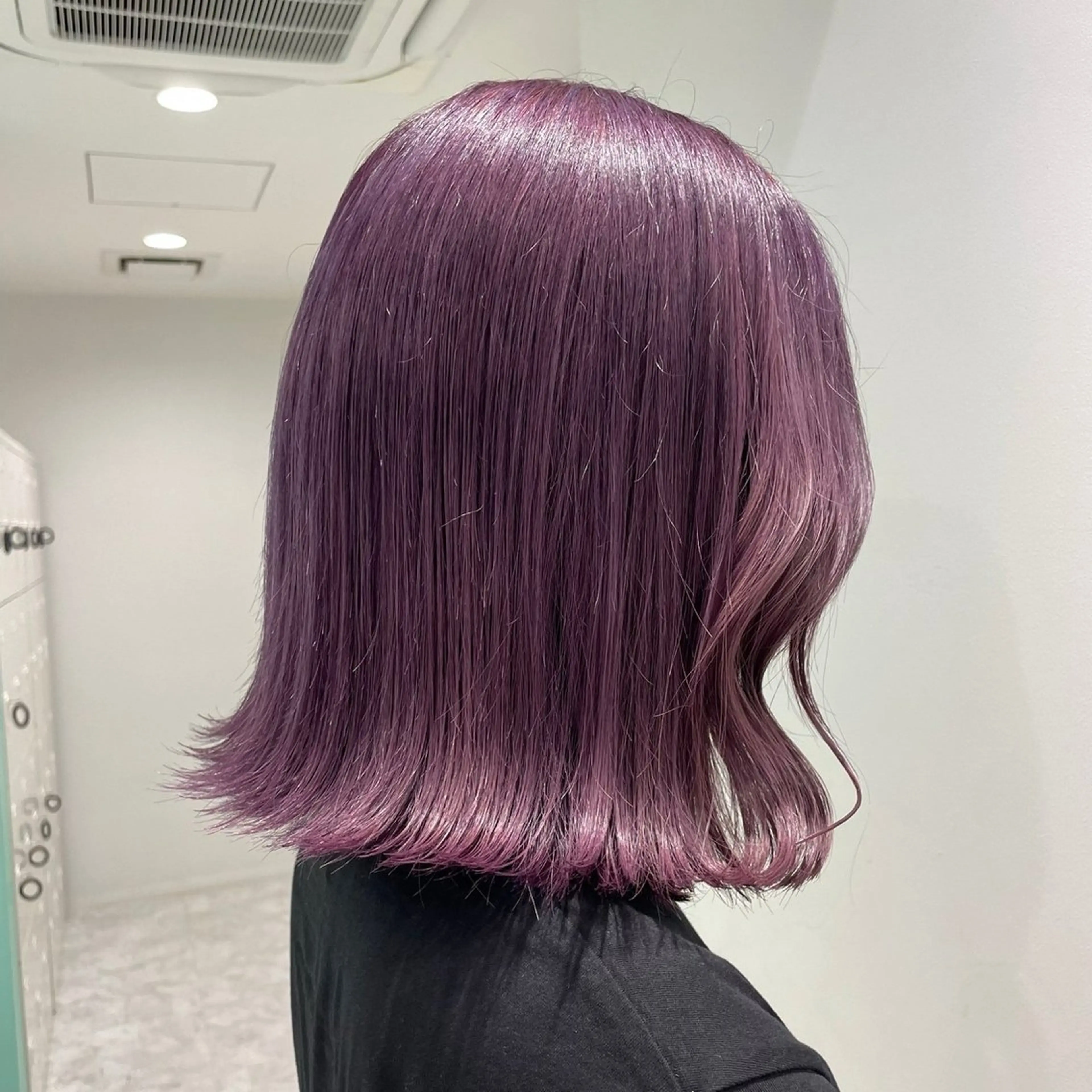 ミディアム ❤︎ワンホンガーリー なハイトーンヘア❤︎のヘアスタイル