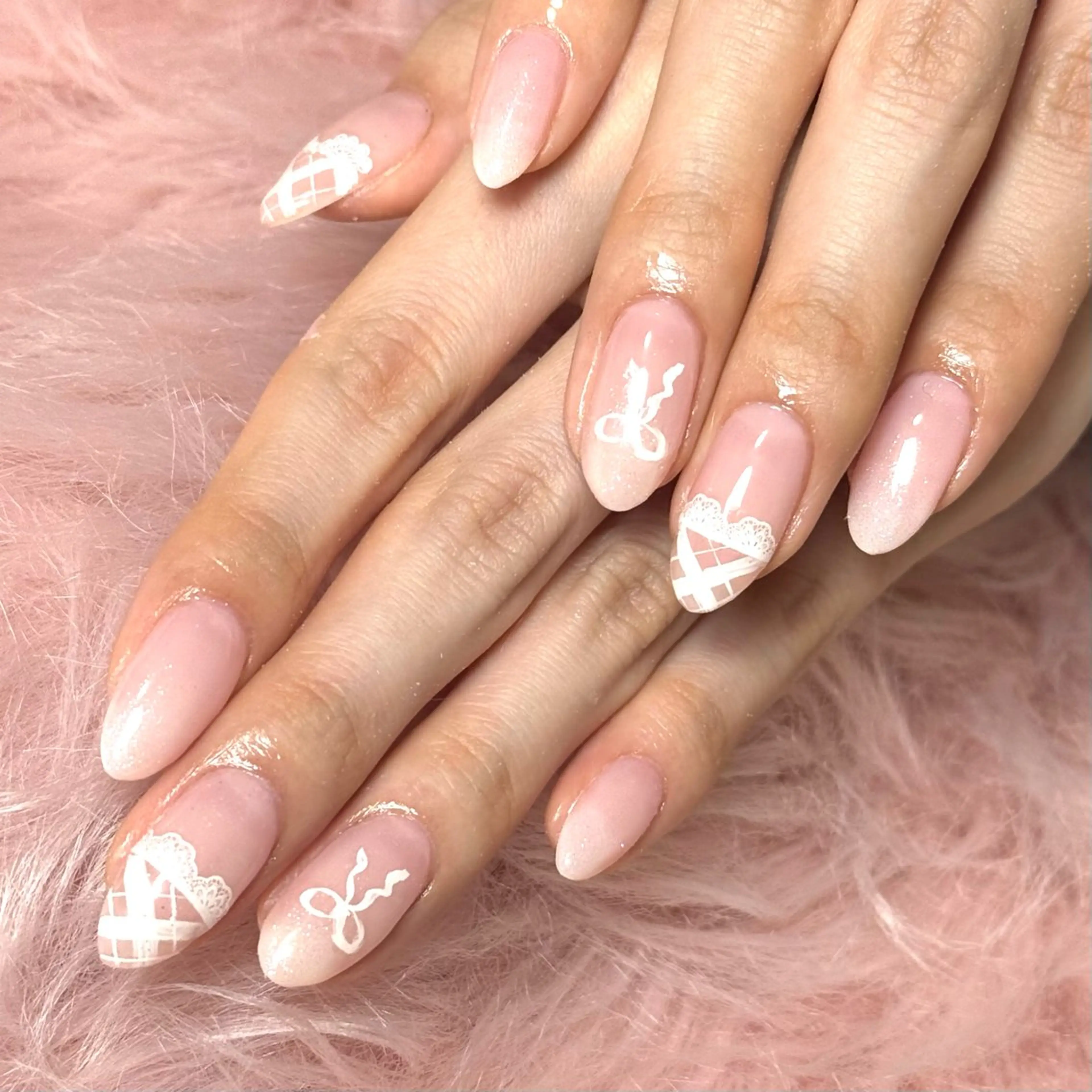 ネイル ハンドネイル ルシイ🎀新宿長さ 出しパーツ専門店のネイルデザイン