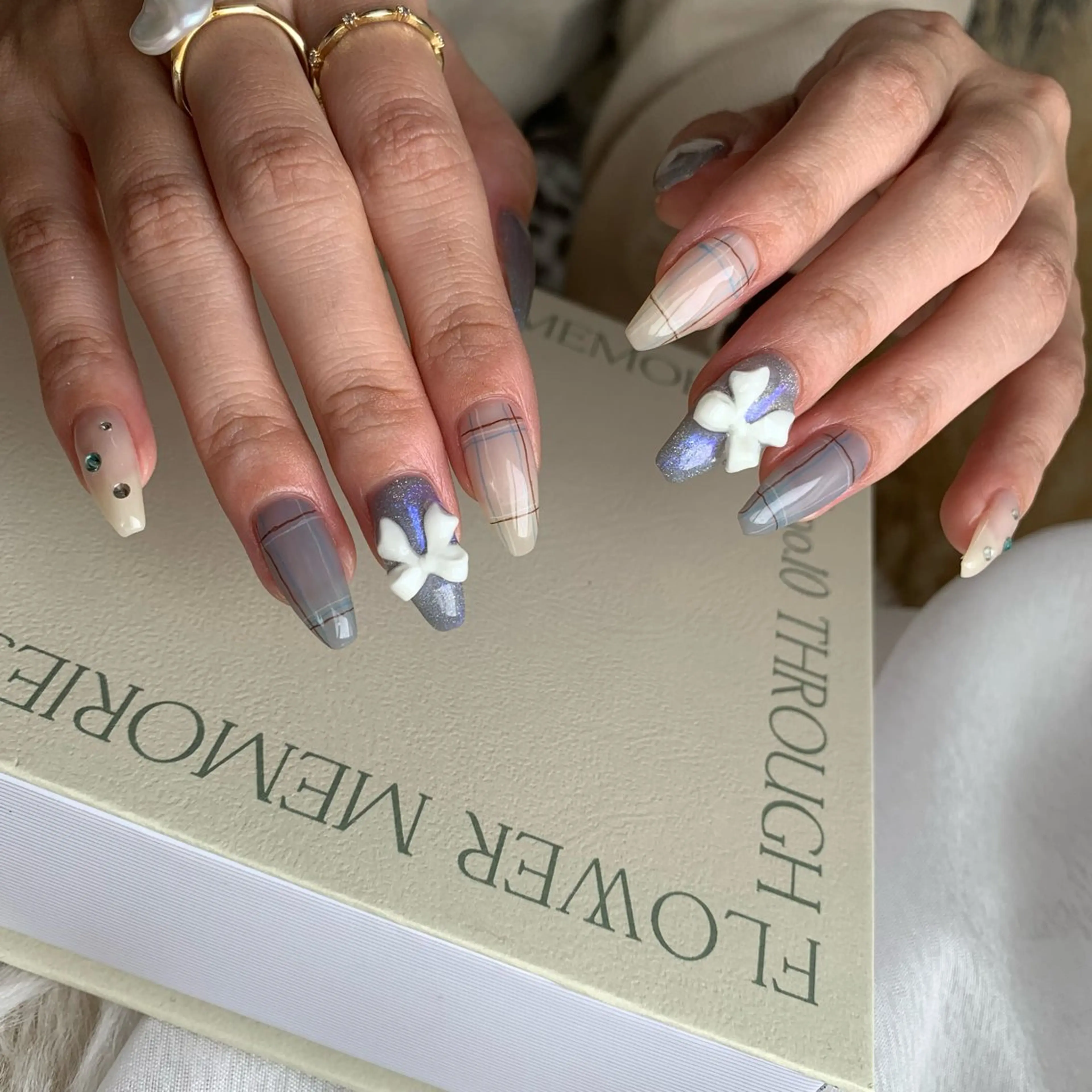 ネイル ジェルネイル パラジェル feliseey 〘フェリシー 〙のネイルデザイン