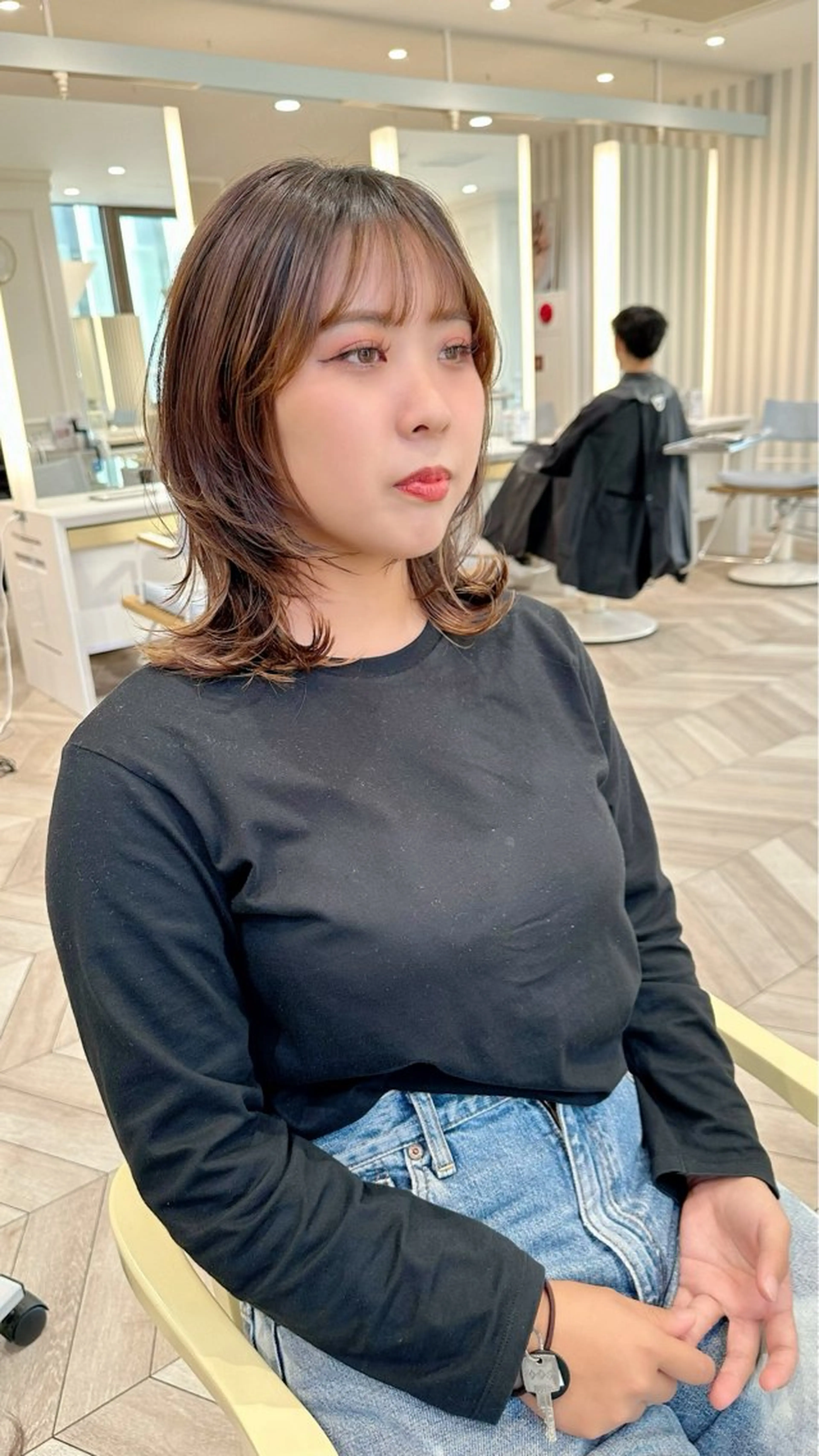 ミディアム レイヤーカット ウルフカット ウルフレイヤー カット トリートメント 小顔レイヤー/ ベージュ🤍Rieのヘアスタイル