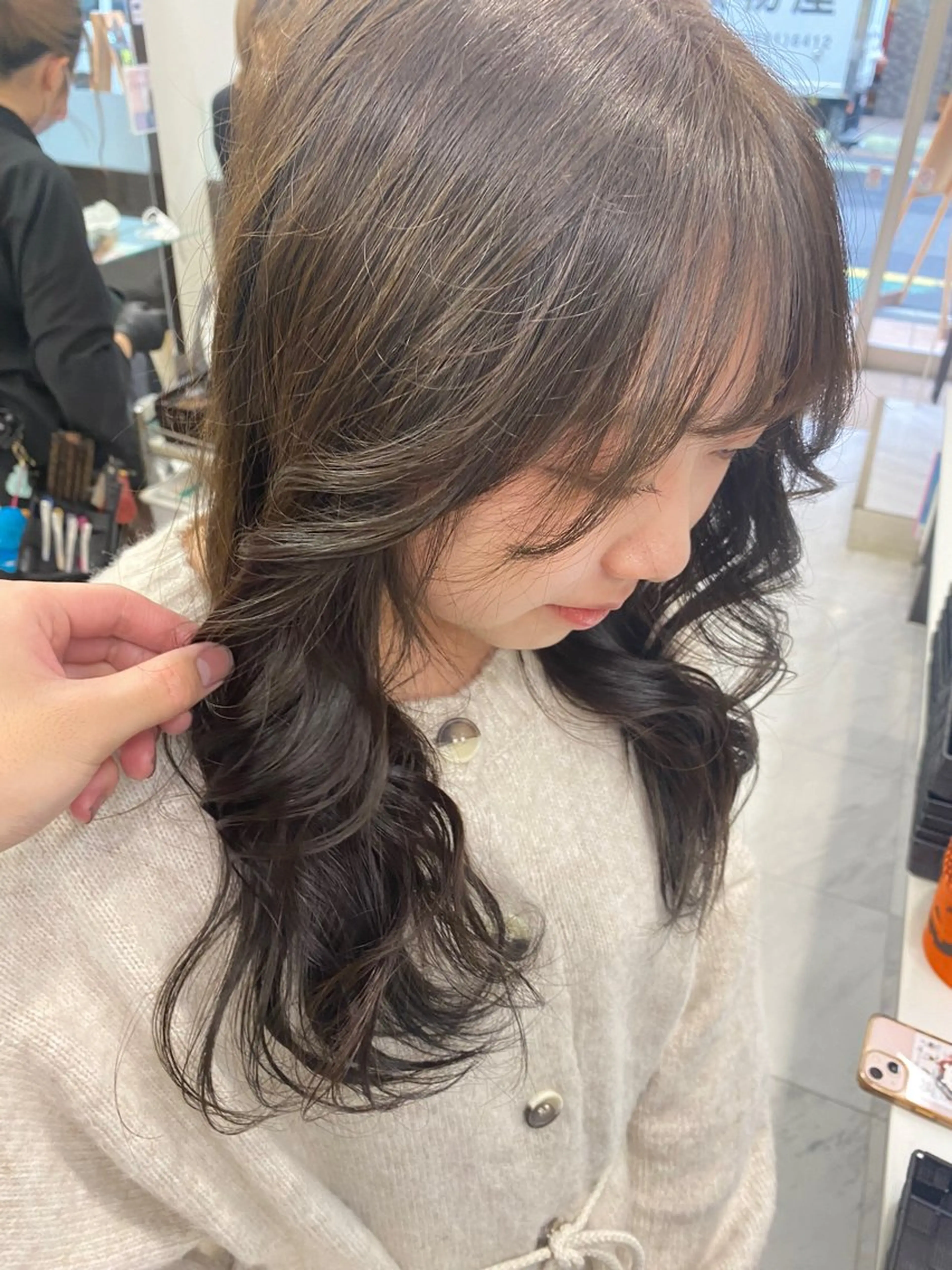 ロング カラー ヘアアレンジ アッシュ アッシュブラウン ブリーチ ブラウンカラー デザインカラー 目黒 碧人のヘアスタイル