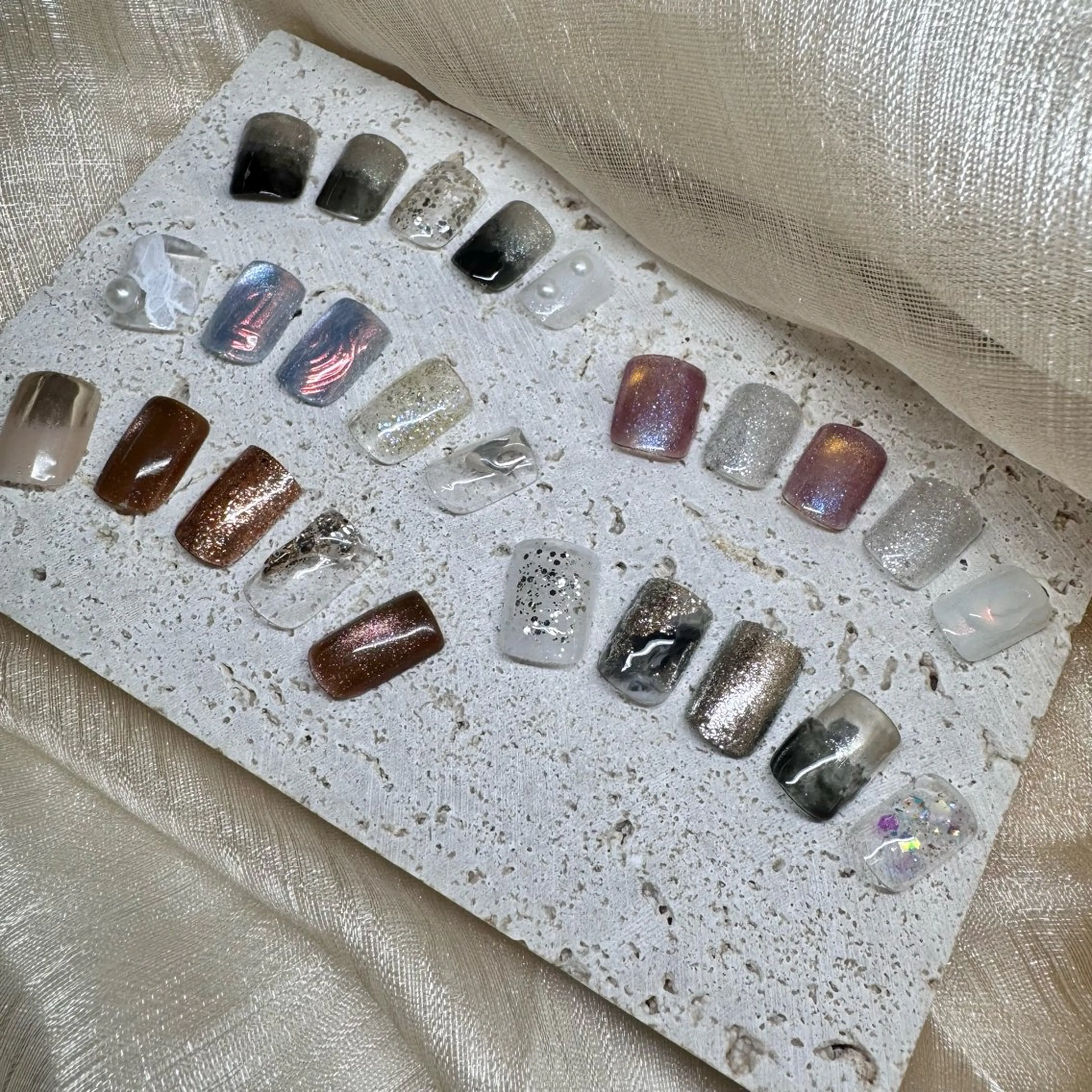 ネイル ニュアンスネイル ハンドネイル フットネイル chai.上本町 UNRIのネイルデザイン