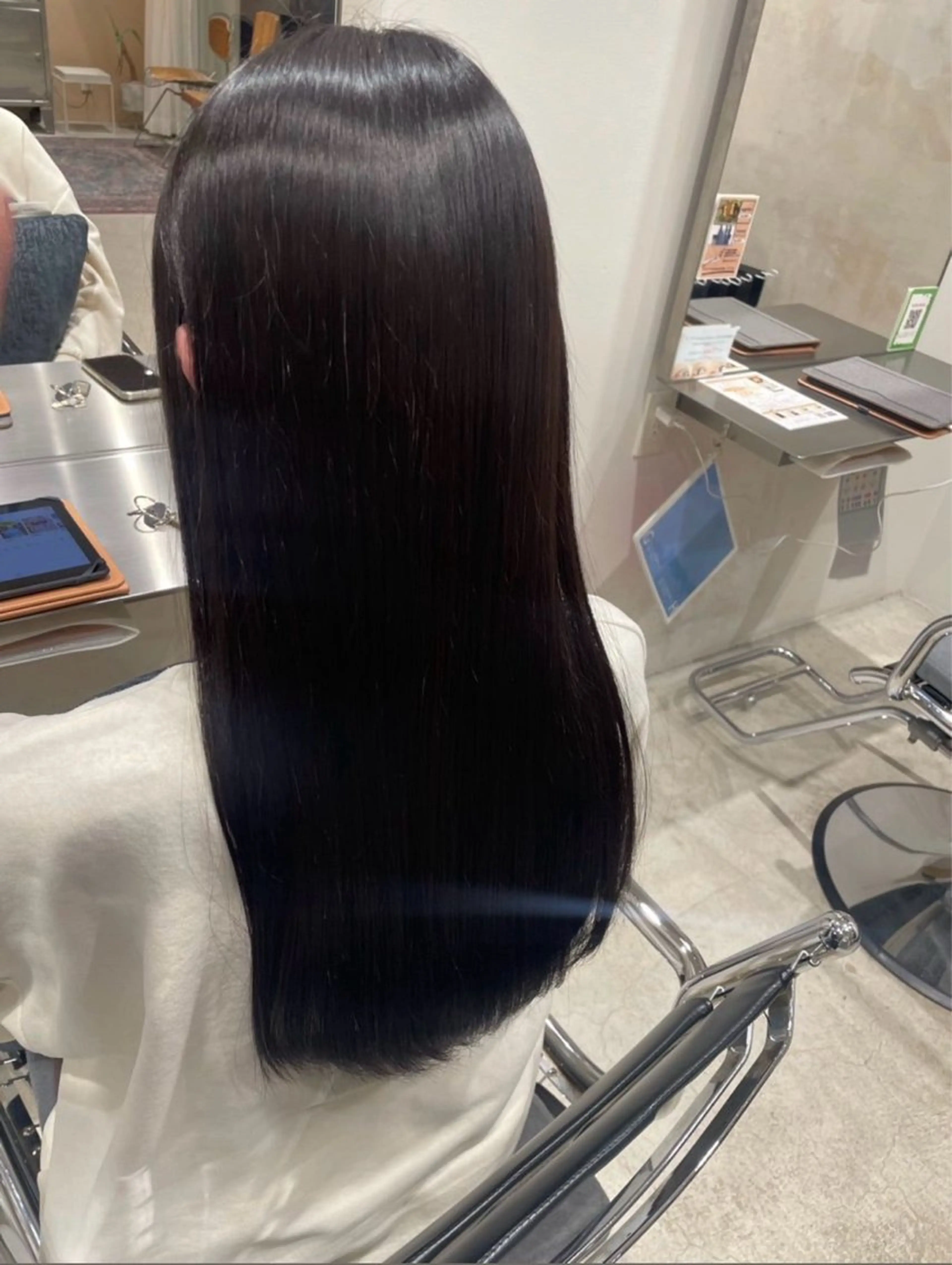 ロング カラー ヘアカラー 前囿 真桜のヘアスタイル