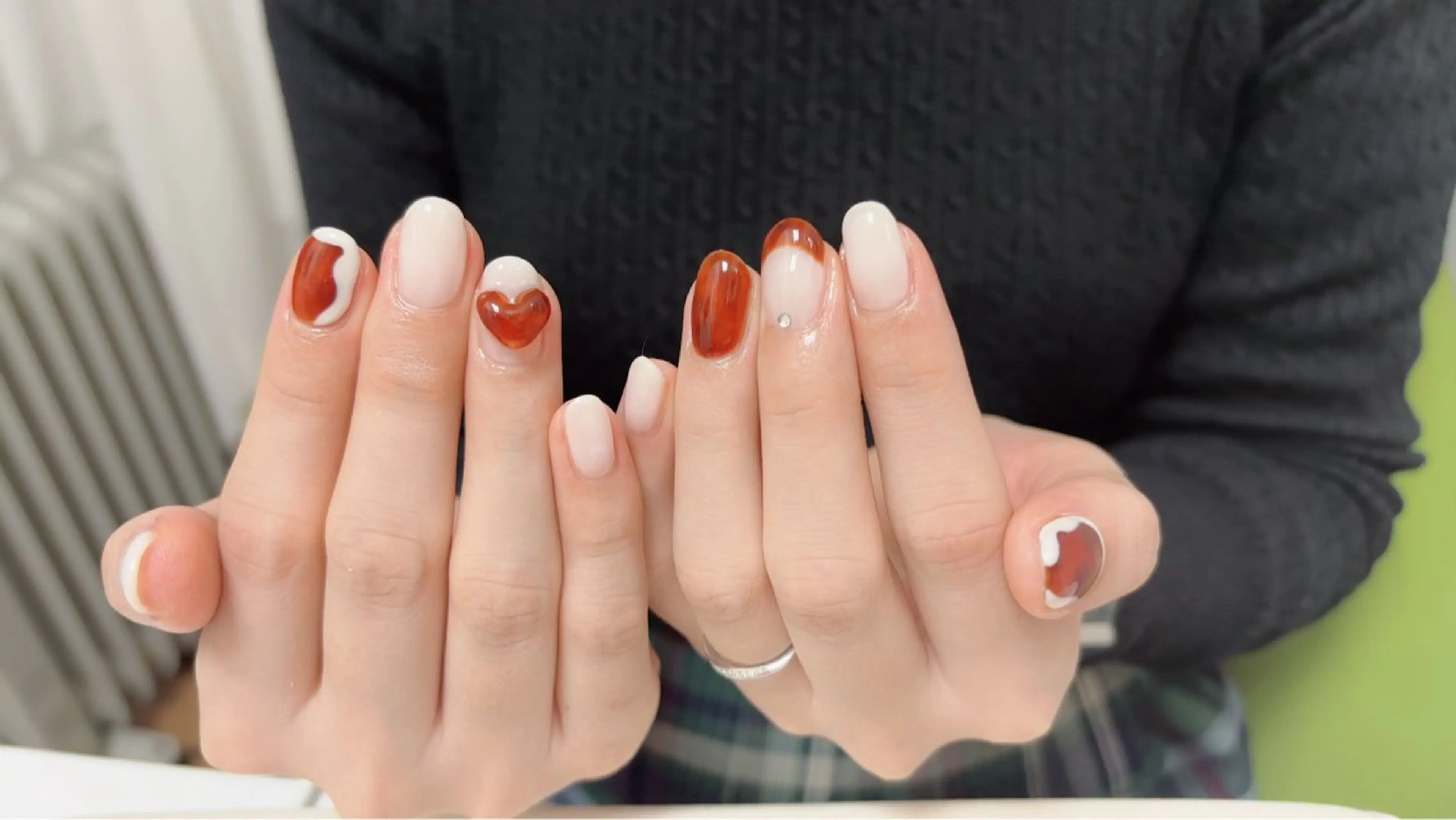 ネイル ハンドネイル mano nella manoのネイルデザイン