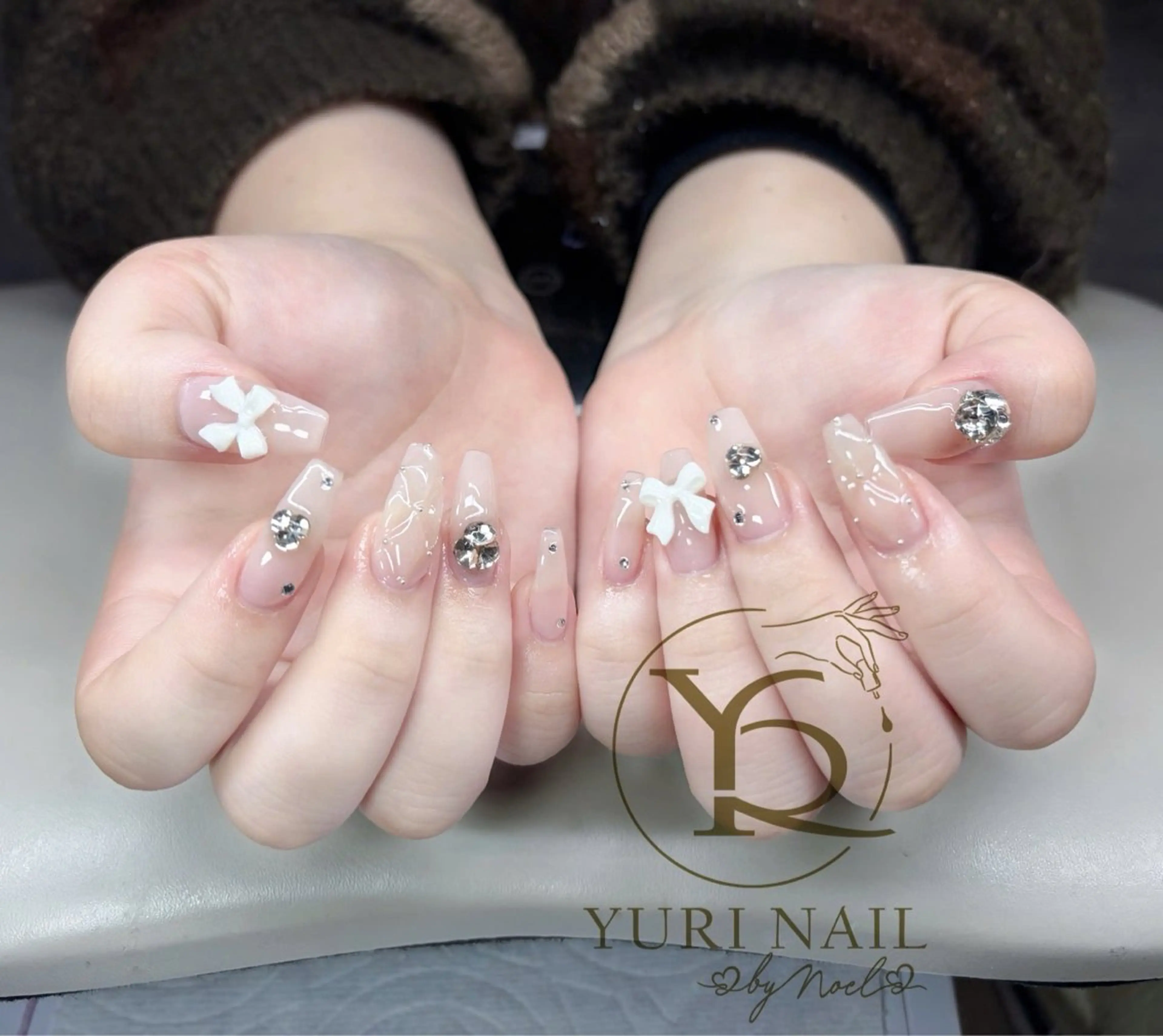 ネイル オーロラネイル ブルー チークネイル フットネイル フレンチネイル ハンドネイル フットネイル ハンドケア YURI Nail NARITAのネイルデザイン
