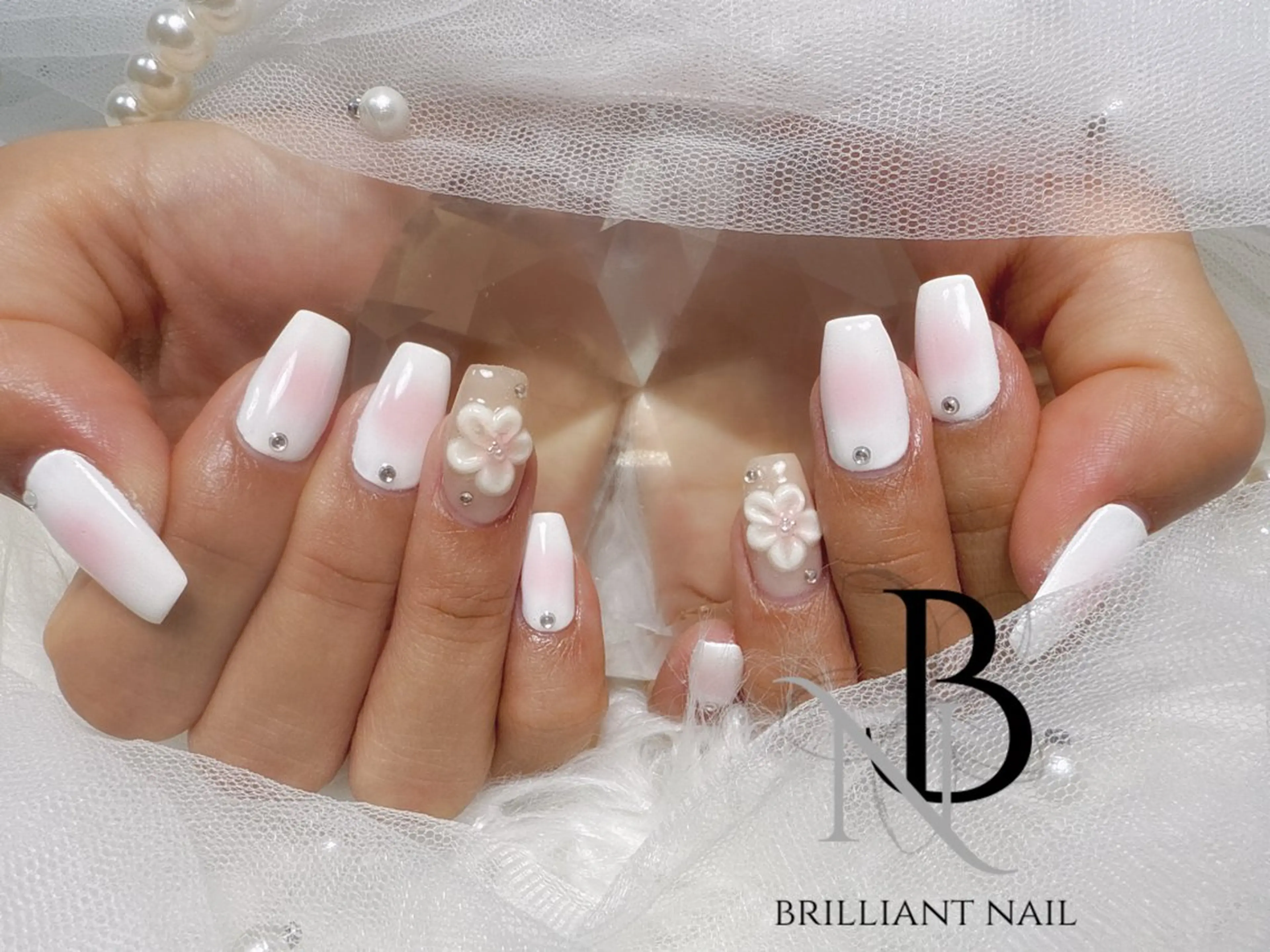 ミディアム ハンドネイル ハンドケア brilliant nail💎あやのネイルデザイン