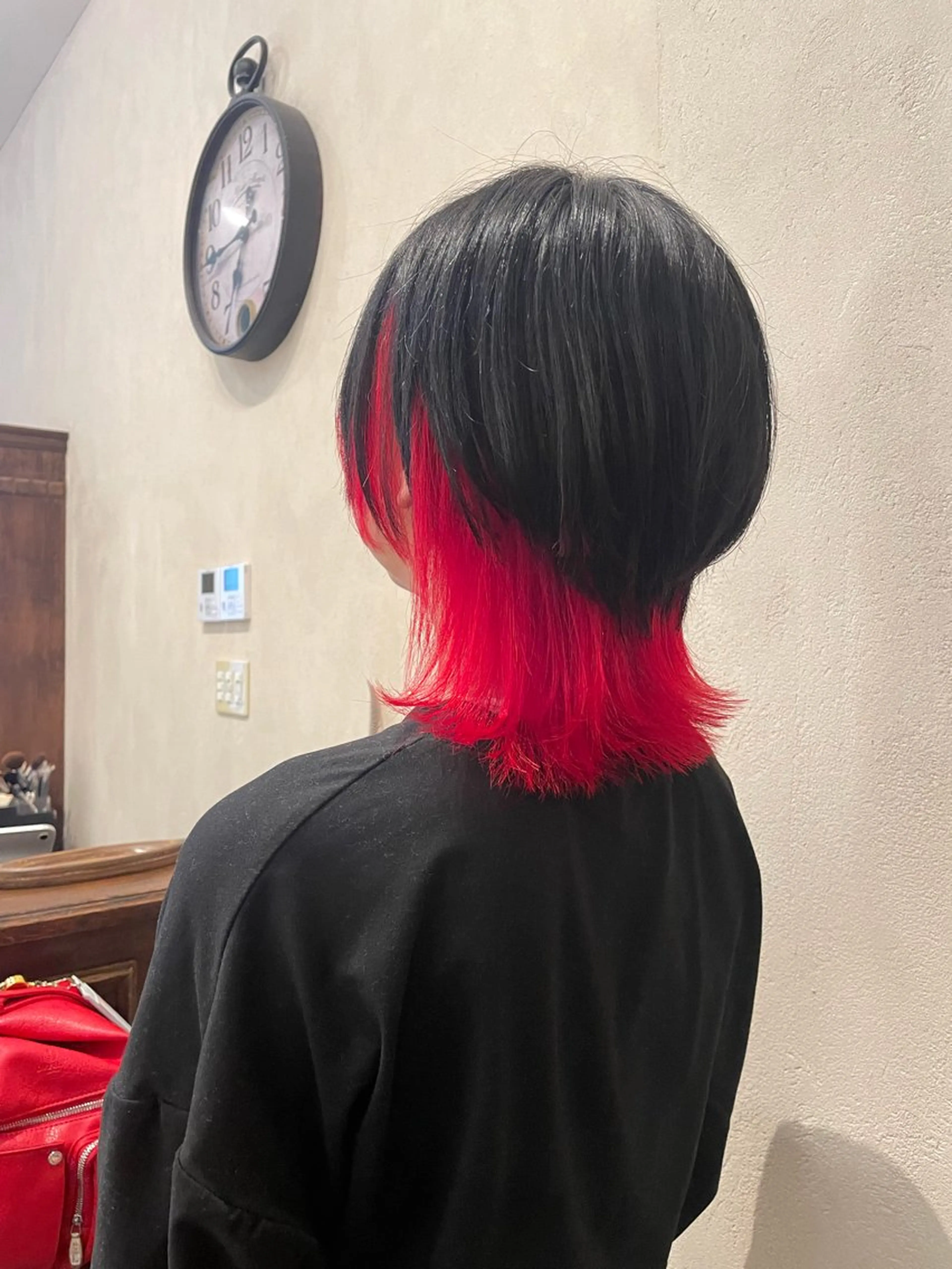 ミディアム カラー レッドカラー ウルフカット カット ヘアカラー roost 優のヘアスタイル