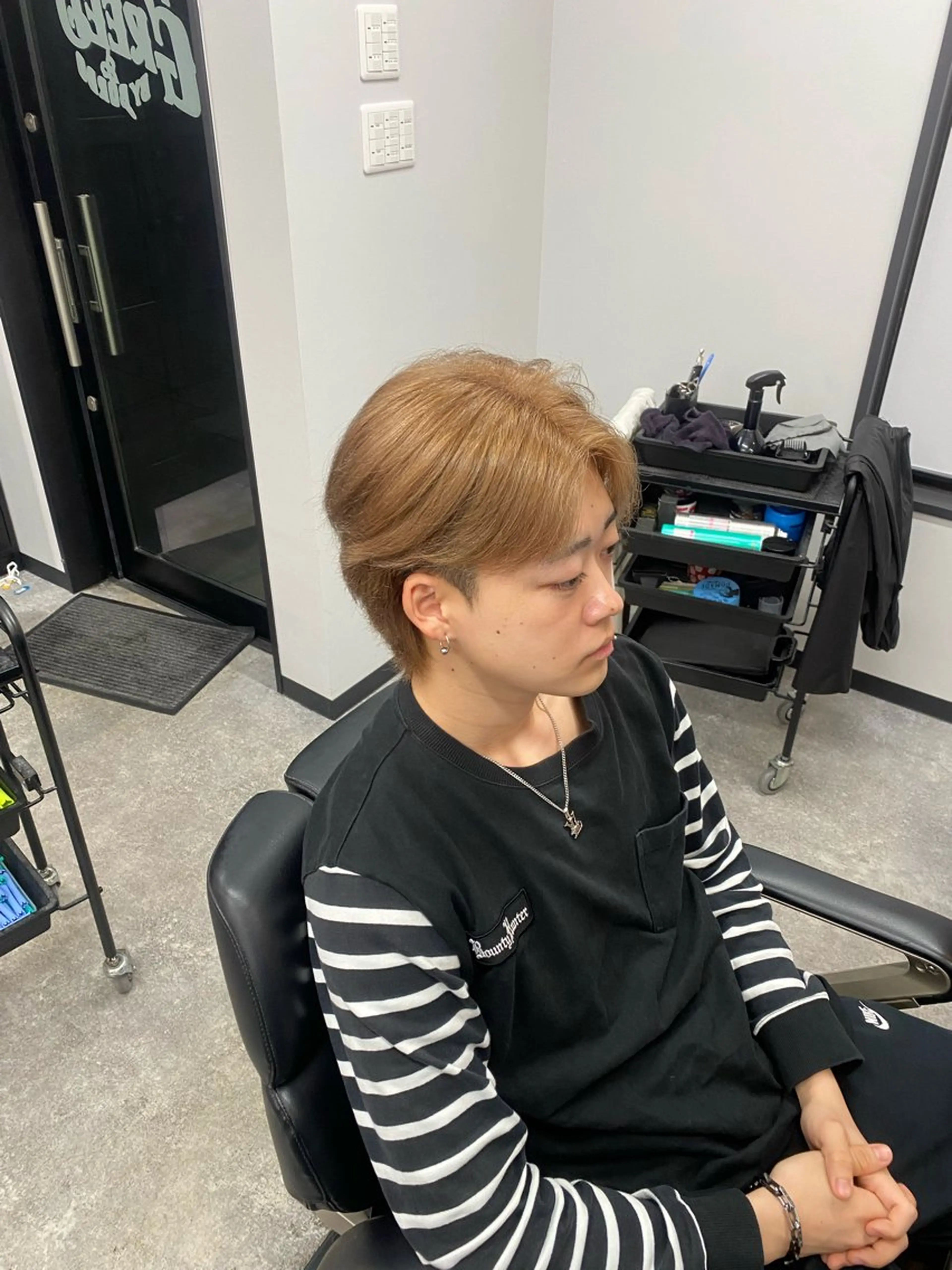 ショート カラー メンズ ベージュカラー ミルクティーベージュ カット ヘアカラー メンズ専門美容師 BORDO/神谷のヘアスタイル