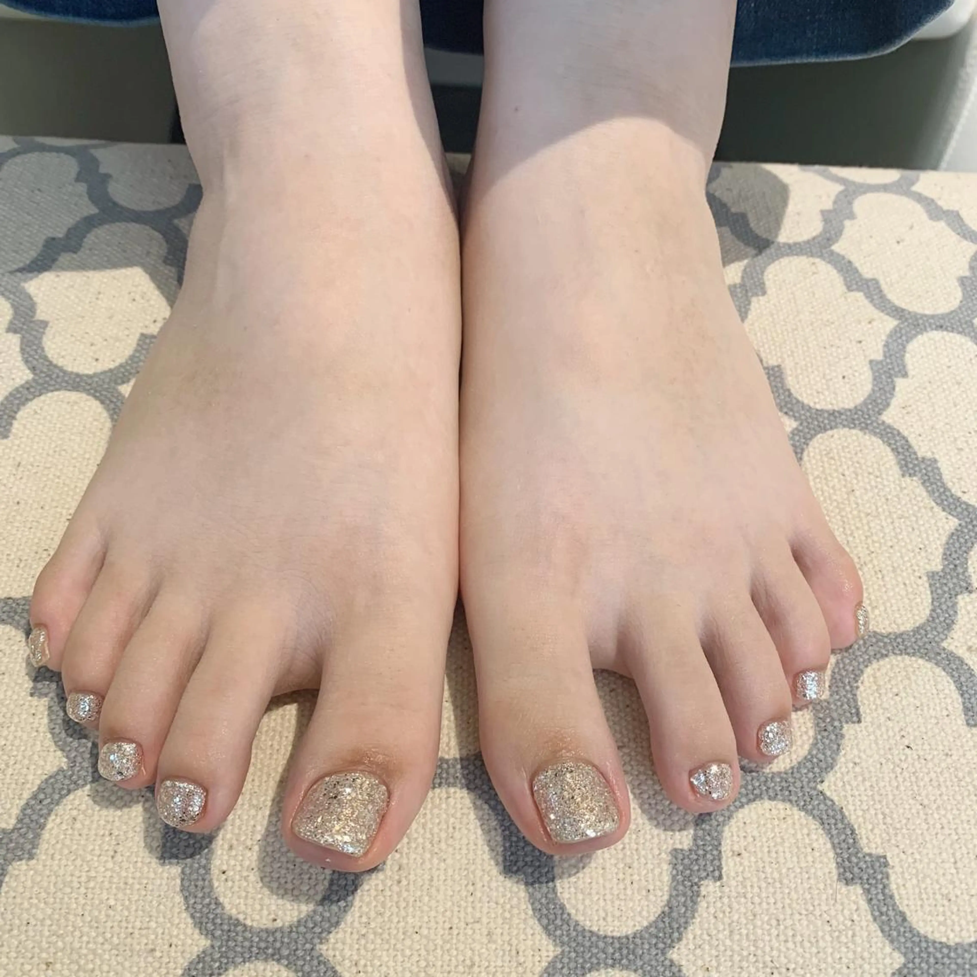 ネイル フットネイル ジェルネイル ラメ(グリッター) ワンカラーネイル パラジェル フットネイル 鈴木 里奈のネイルデザイン
