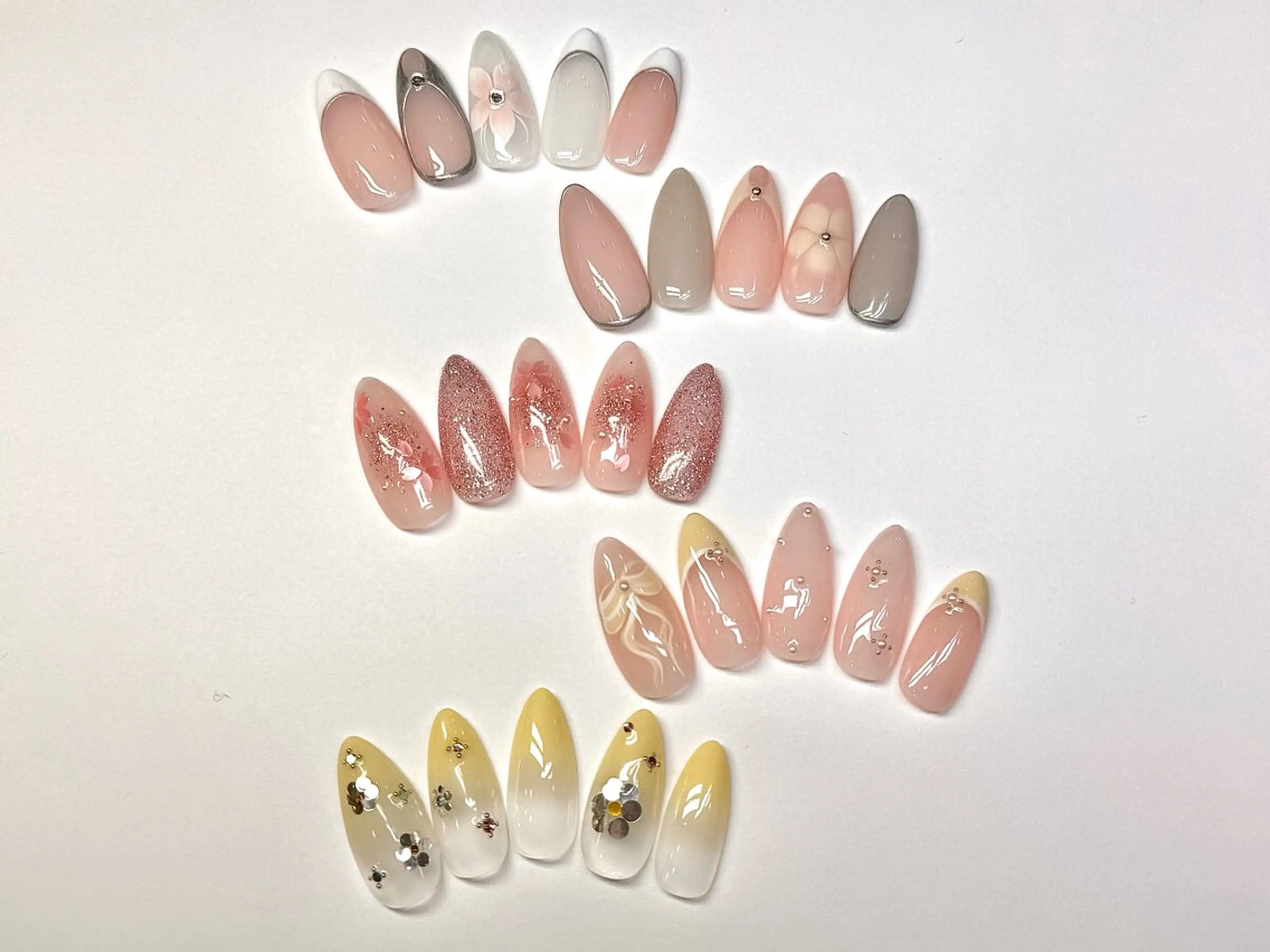 ネイル アートネイル フラワーネイル ジェルネイル キラキラネイル ニュアンスネイル チャ ミーのネイルデザイン