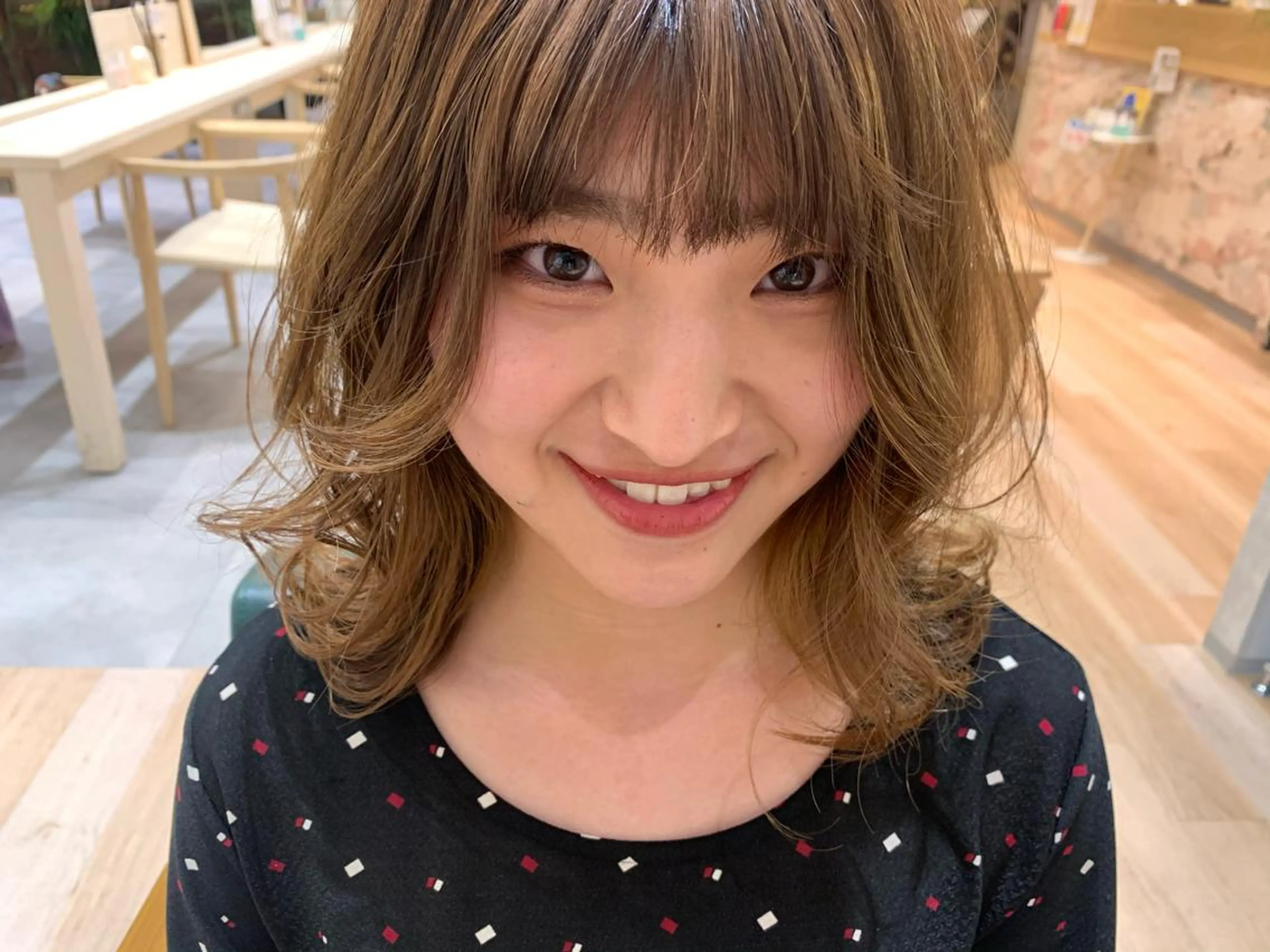 ミディアム 吉原 由菜のヘアスタイル
