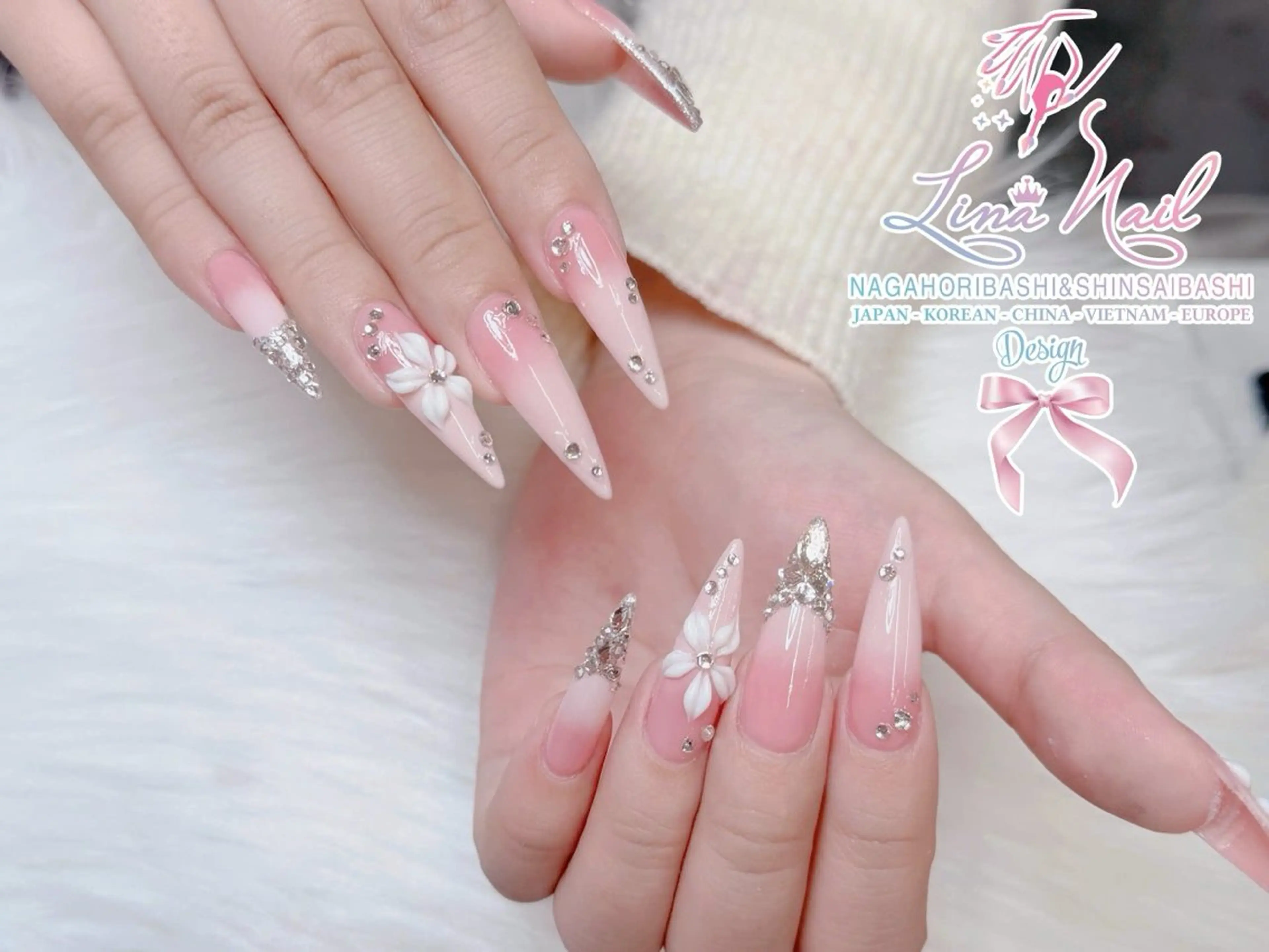 セミロング 韓国風ヘア クリスマス ハンドネイル Linanail Nambaのマツエク・マツパデザイン