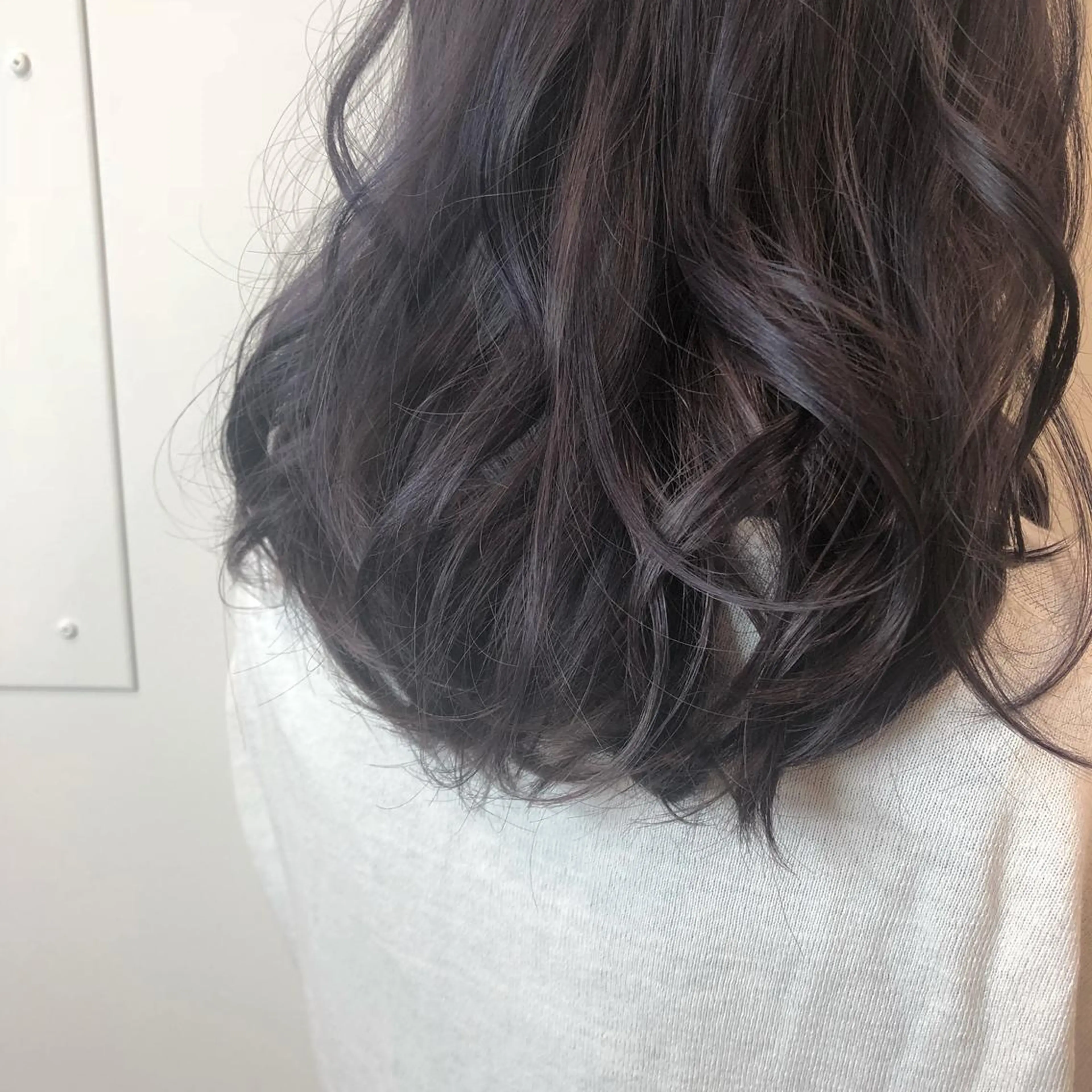 セミロング 顔周りの垢抜けヘア 立山あいりのヘアスタイル