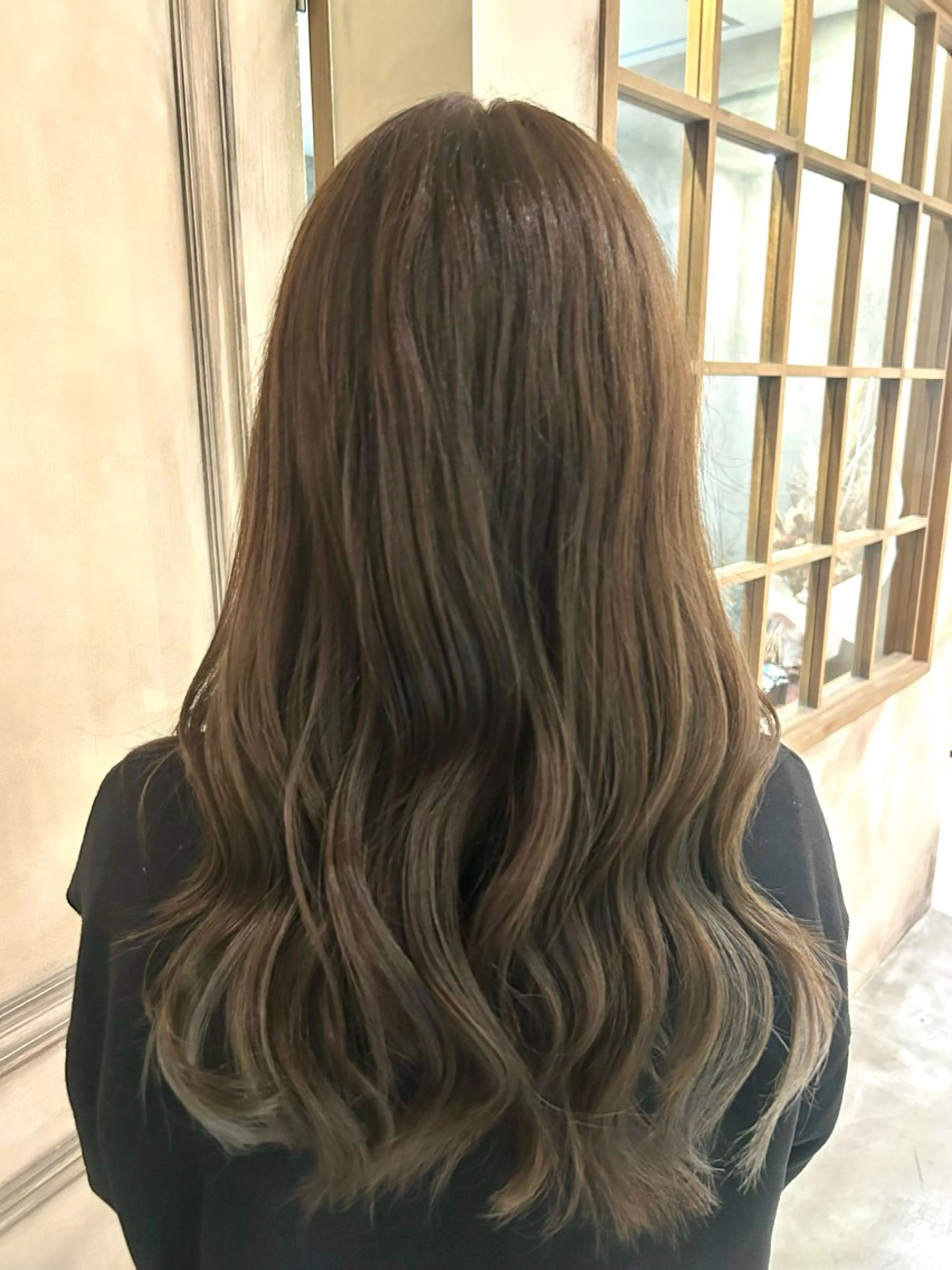 ロング カラー 津村 優明のヘアスタイル