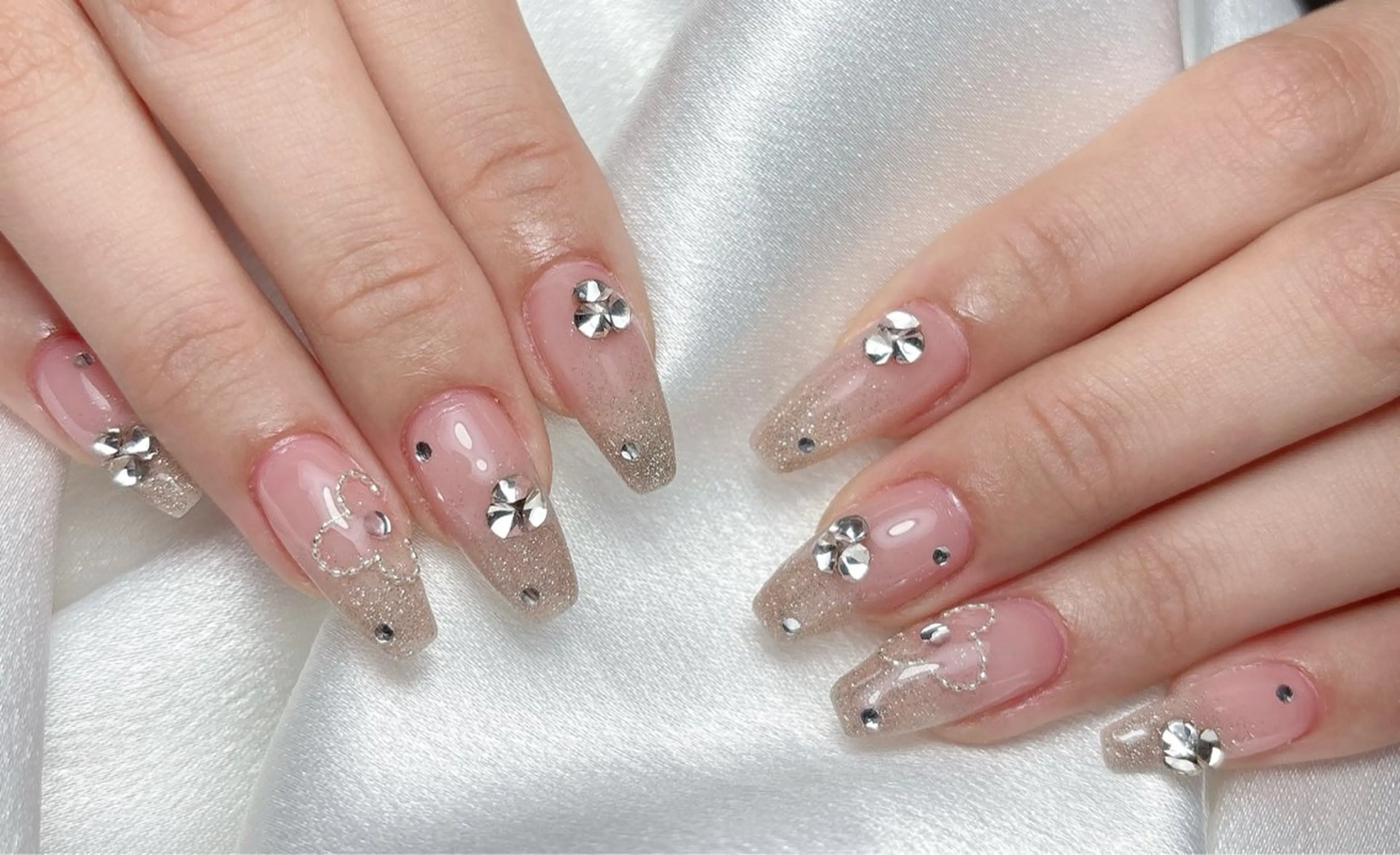 ネイル ハンドネイル ハンドケア Aura  Nail 長さだし/パラジェルのネイルデザイン