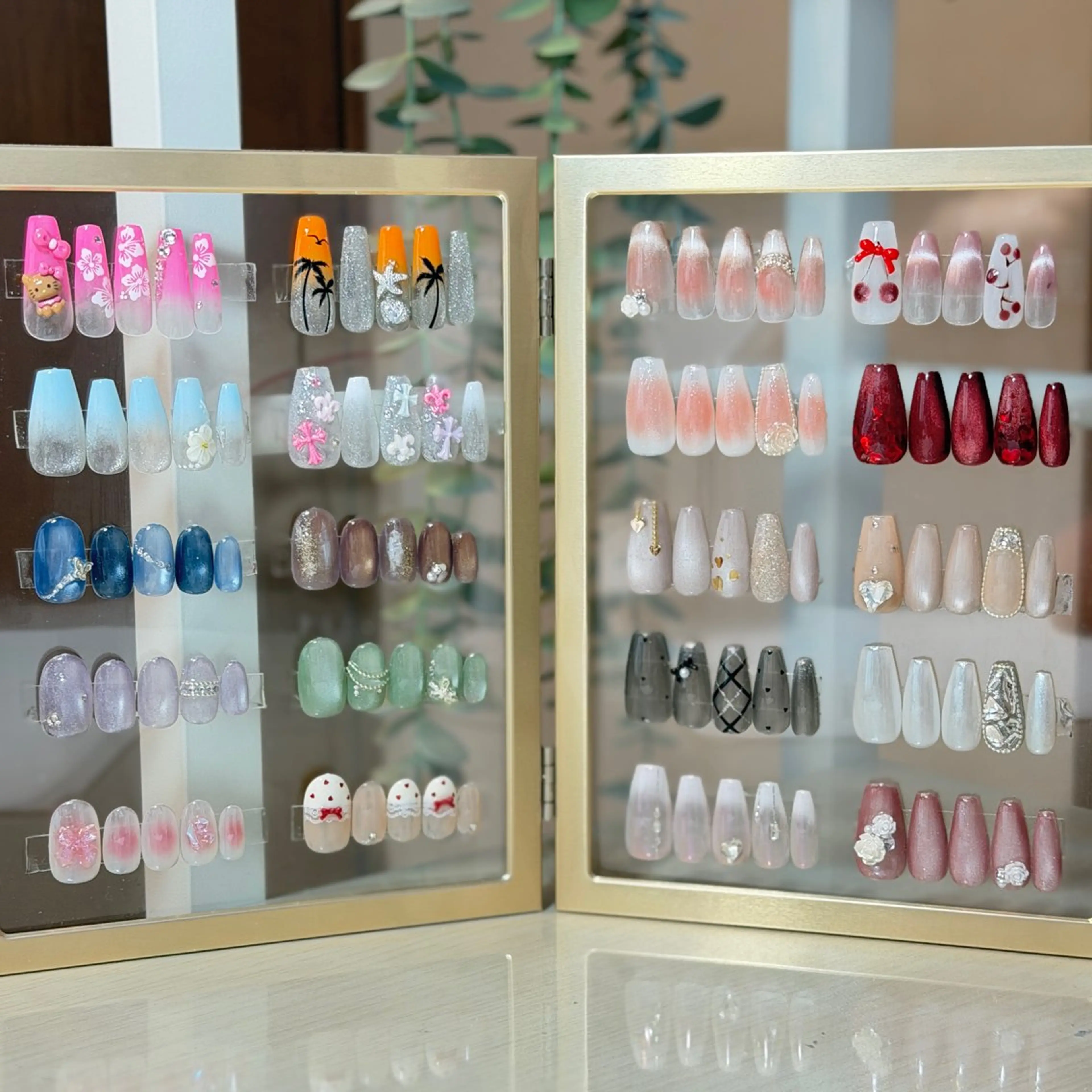 ネイル ハンドネイル フットネイル nailsalon Any'bのネイルデザイン