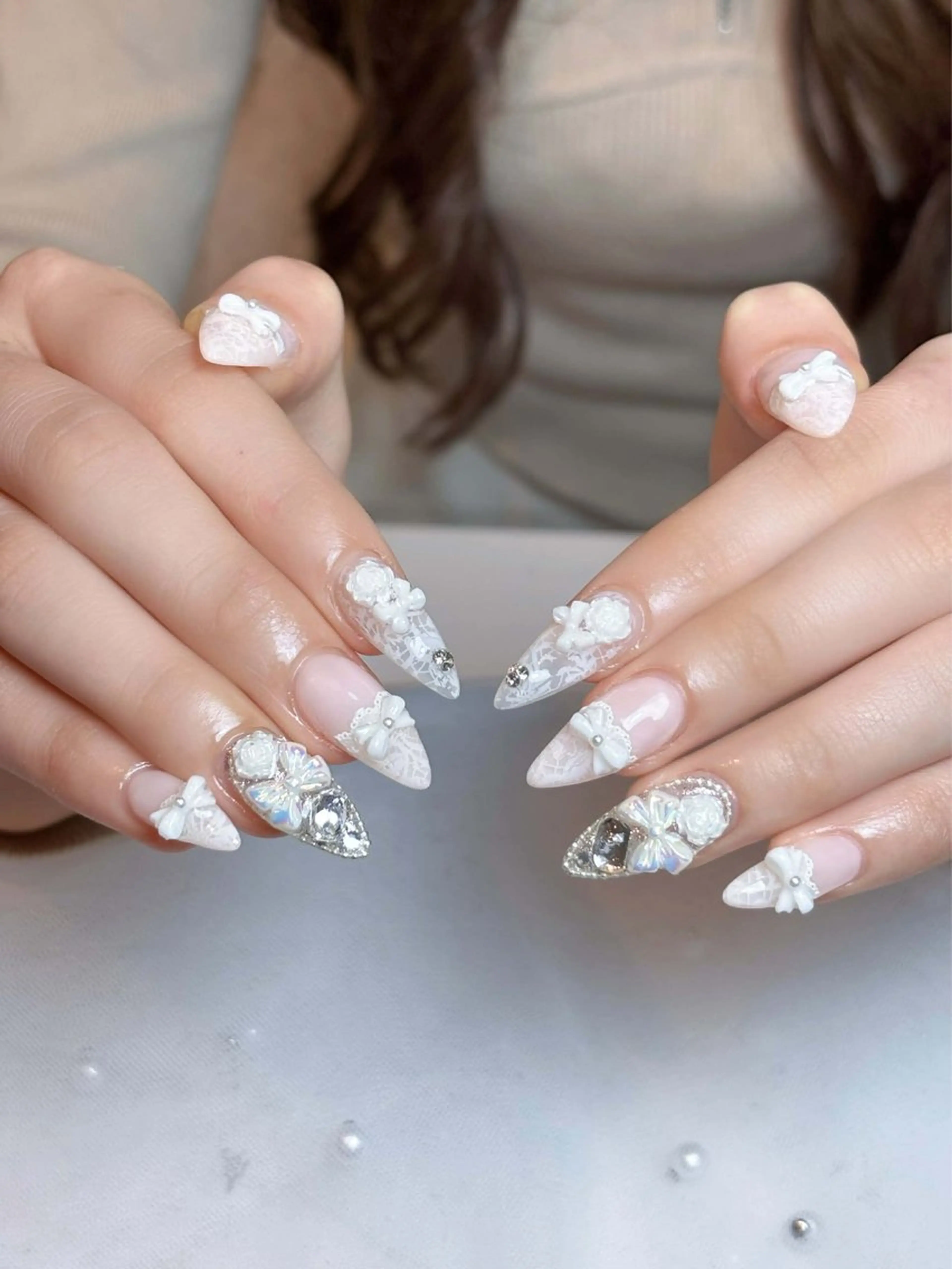 ネイル チークネイル ドット フレンチネイル グラデーション ハート ハンドネイル Julli NailStudioのネイルデザイン