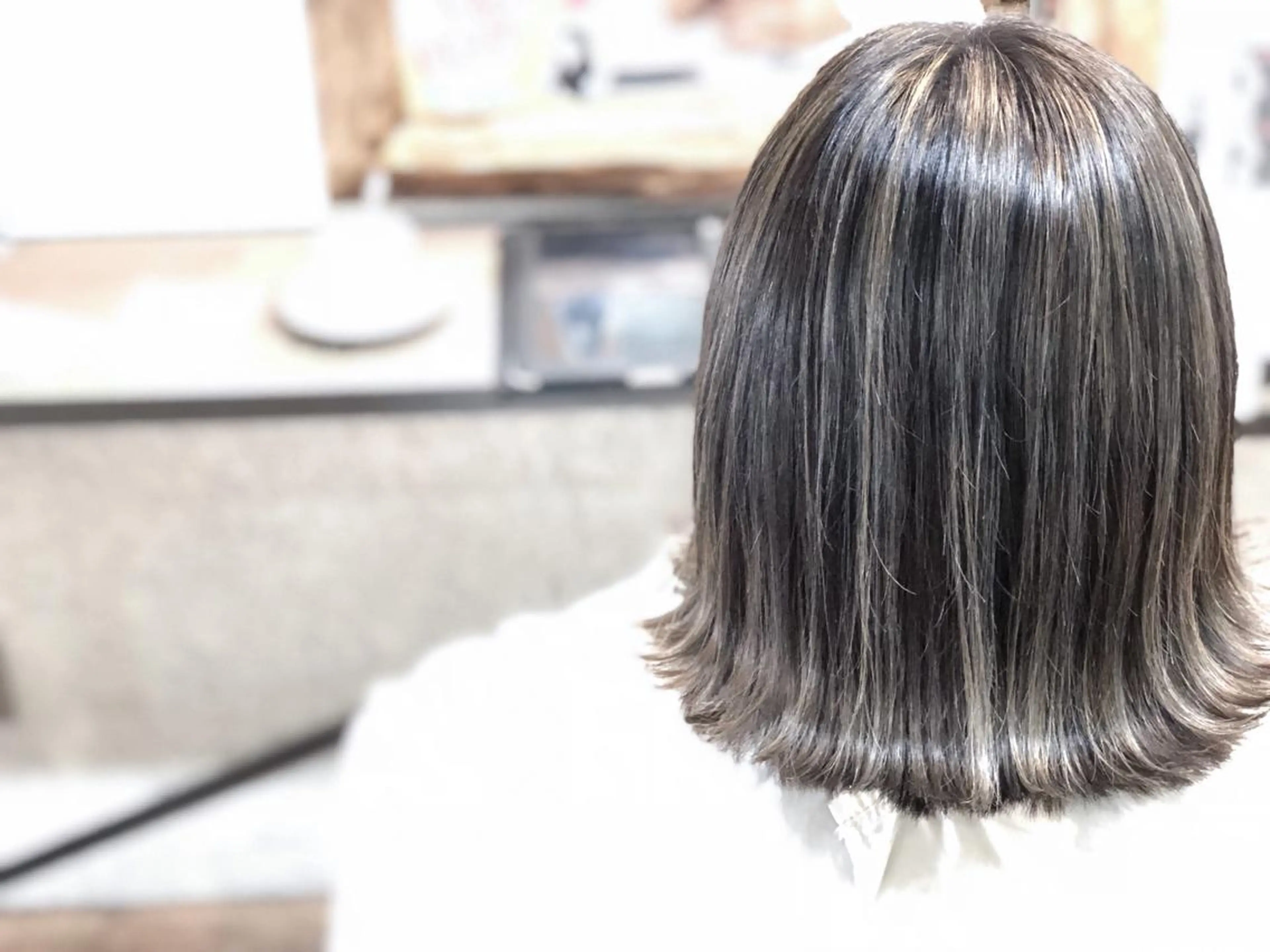 ショート ハイライト 外ハネヘア てんま さやかのヘアスタイル