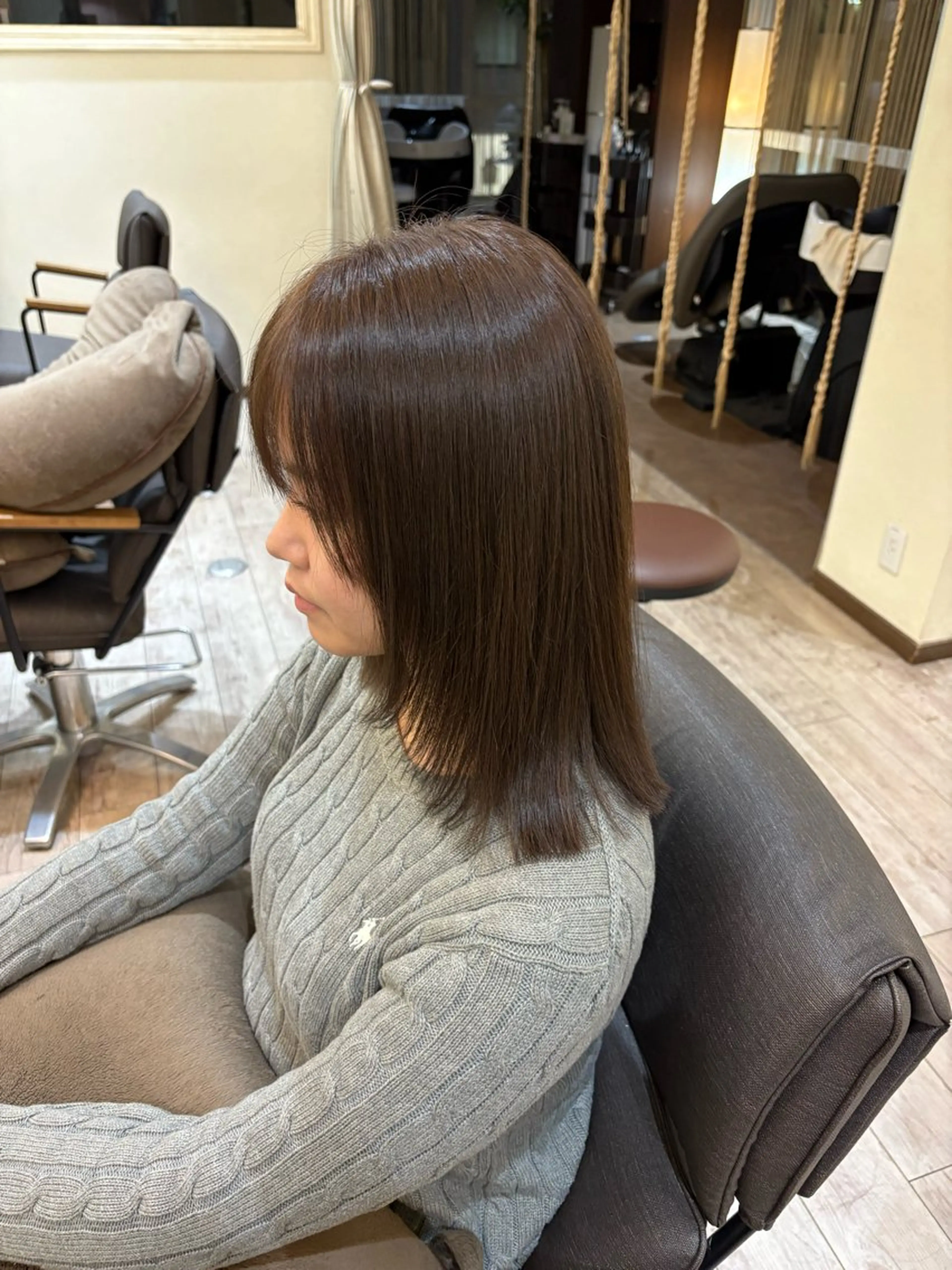 ミディアム カラー アッシュ レイヤーカット カット ヘアカラー 艶カラー/縮毛矯正/ レイヤー/栄/あやかのヘアスタイル