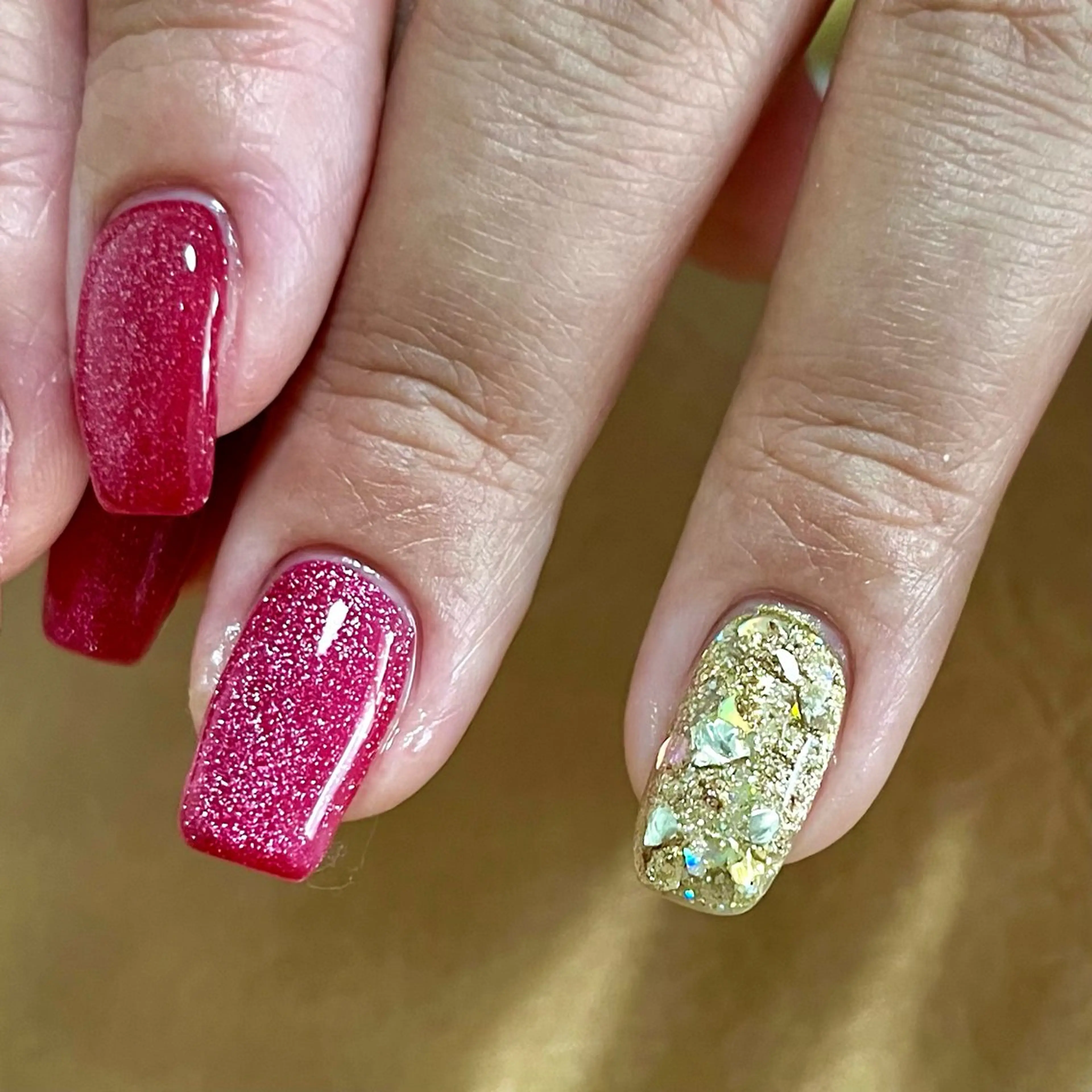 ネイル ゴールド マグネットネイル 赤色 kupu所属・ネイルサロン kupuのネイルデザイン