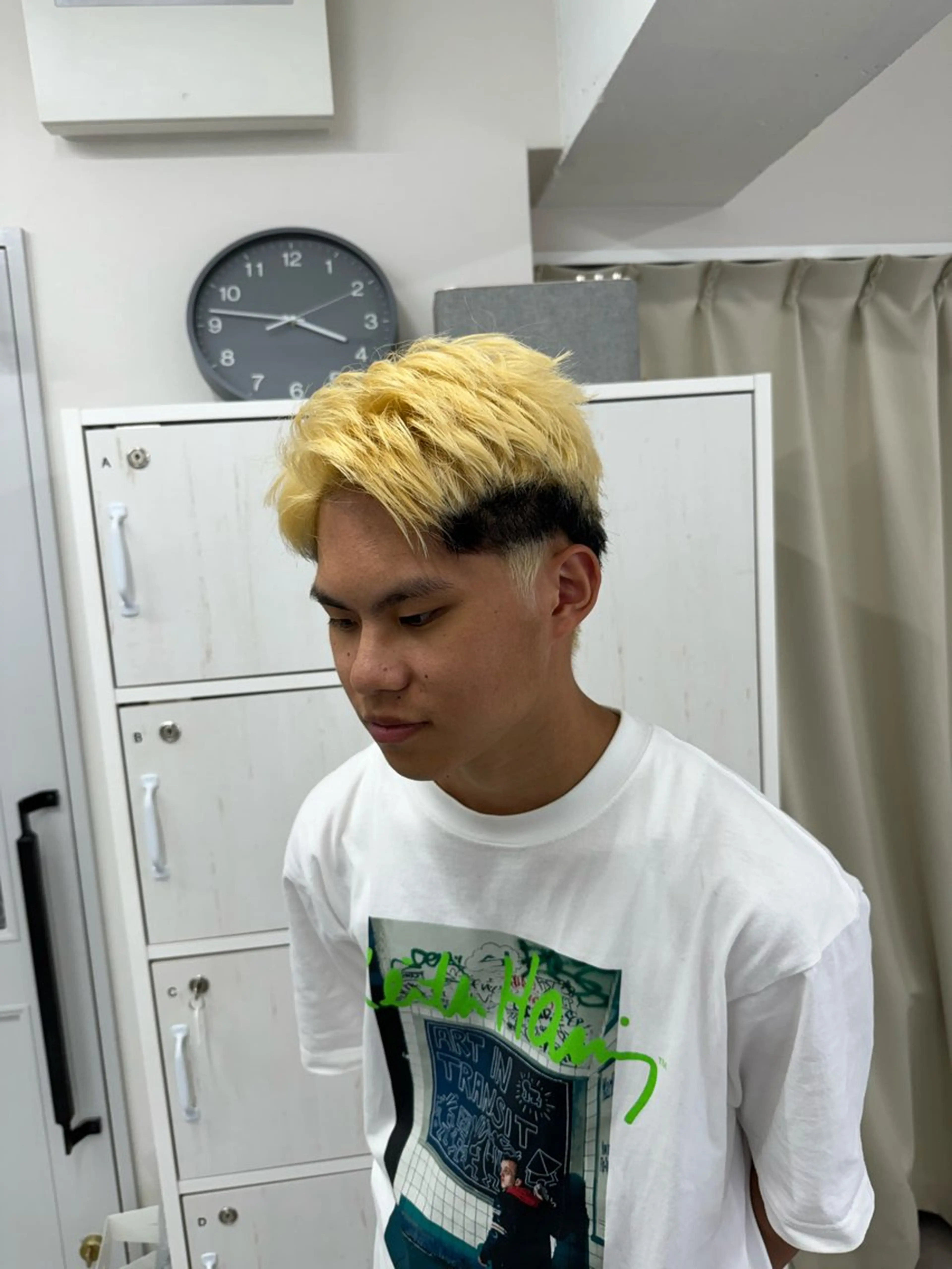 カラー ブリーチ ハイトーンカラー 辻優太/韓国ヘア/メ ンズ/ダウンパーマのヘアスタイル