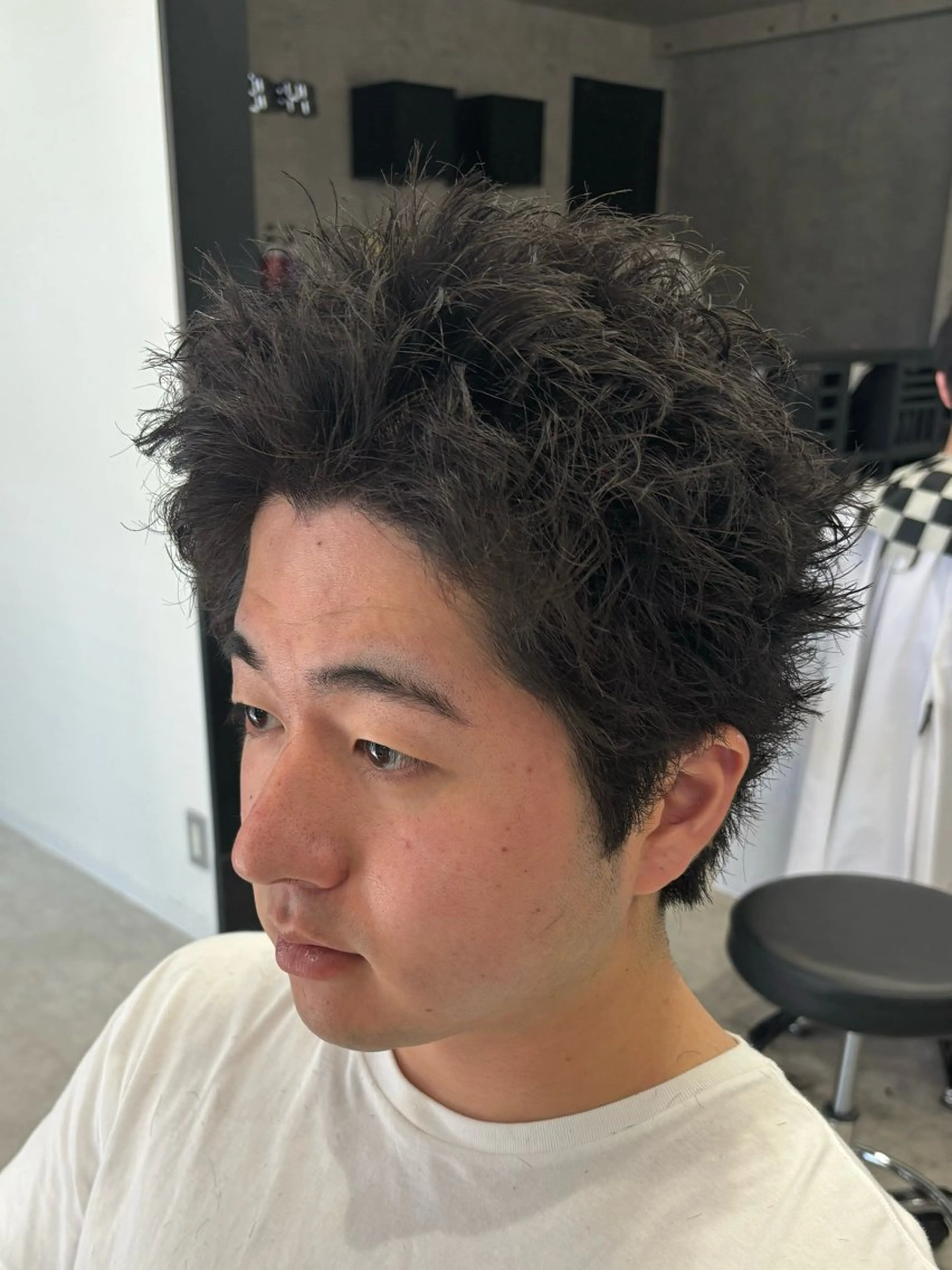 ショート パーマ メンズ メンズパーマ メンズショート ツイストスパイラルパーマ ショートヘア スパイラルパーマ カット パーマ 【店長】メンズ職人 短髪　ハイトーン🔥のヘアスタイル