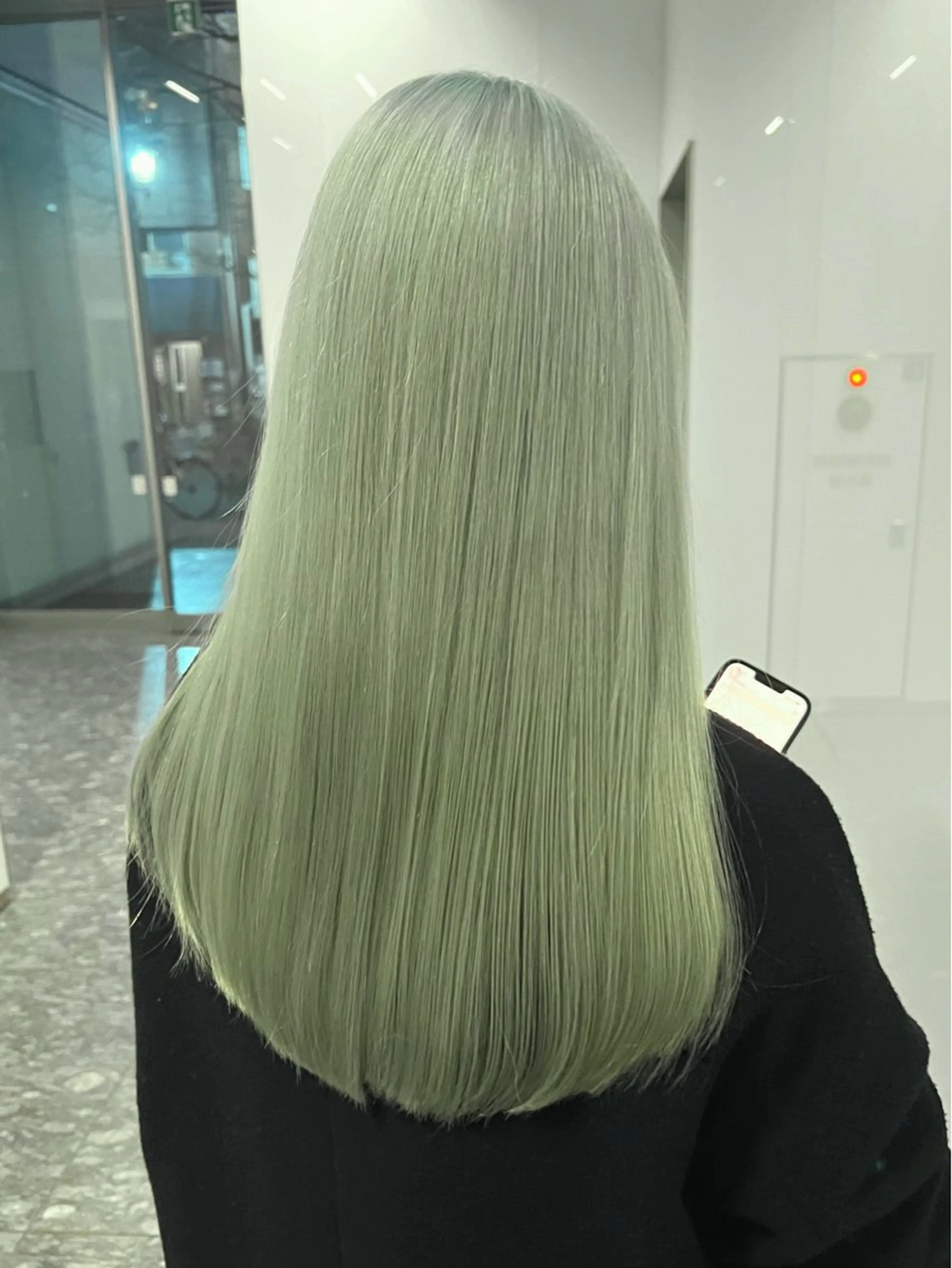 ロング カラー ブリーチ ハイトーンカラー カット ヘアカラー トリートメント 抜きっぱなしブロンド /ハイトーン/カナタのヘアスタイル