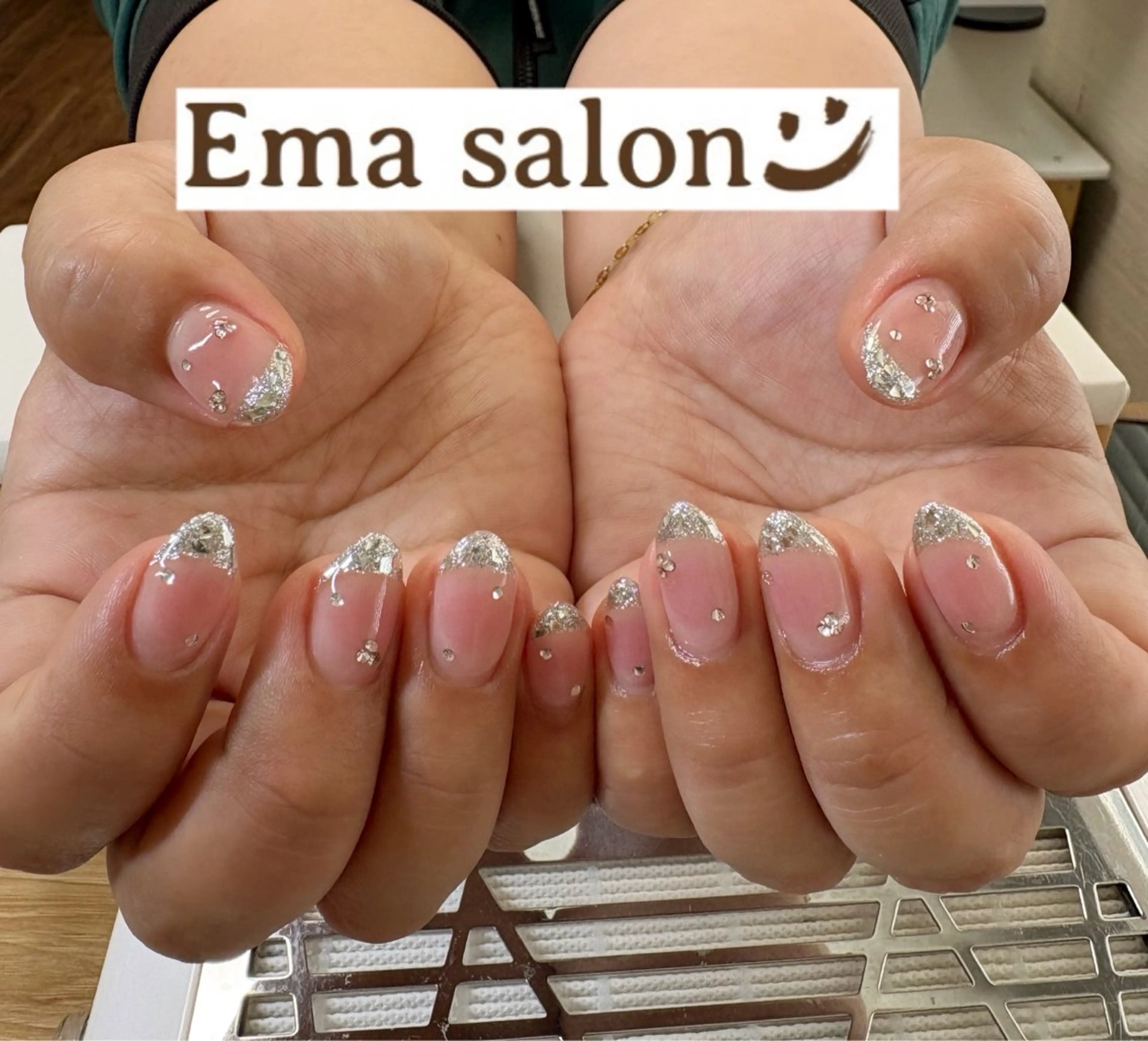 ネイル チークネイル フレンチネイル ガラスフレンチ キラキラネイル 持ち込み ハンドネイル Ema salon hiromiのネイルデザイン
