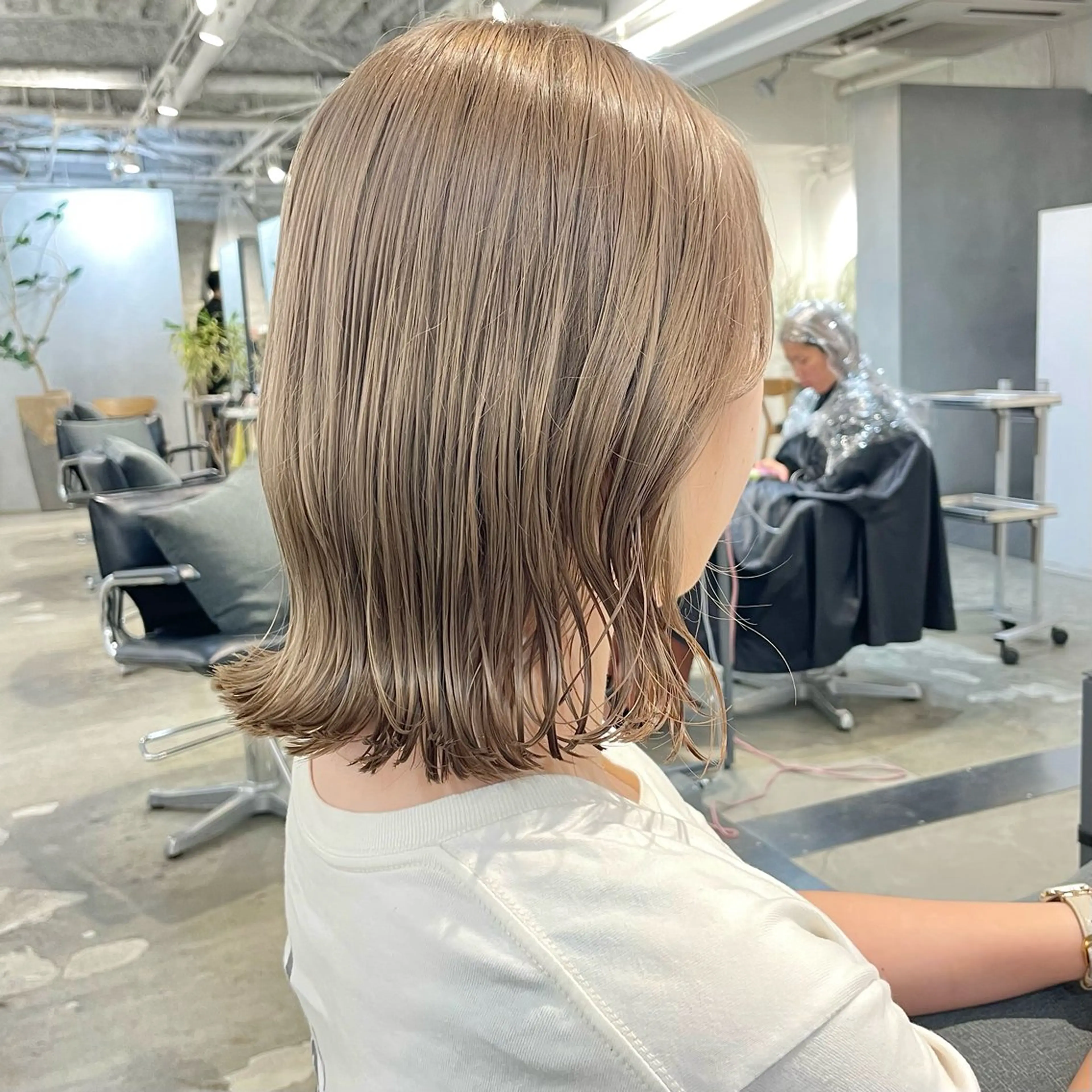 ミディアム カラー ヘアアレンジ カット ヘアカラー トリートメント 🎀ダブルカラーレイ ヤーyuuri🎀のヘアスタイル